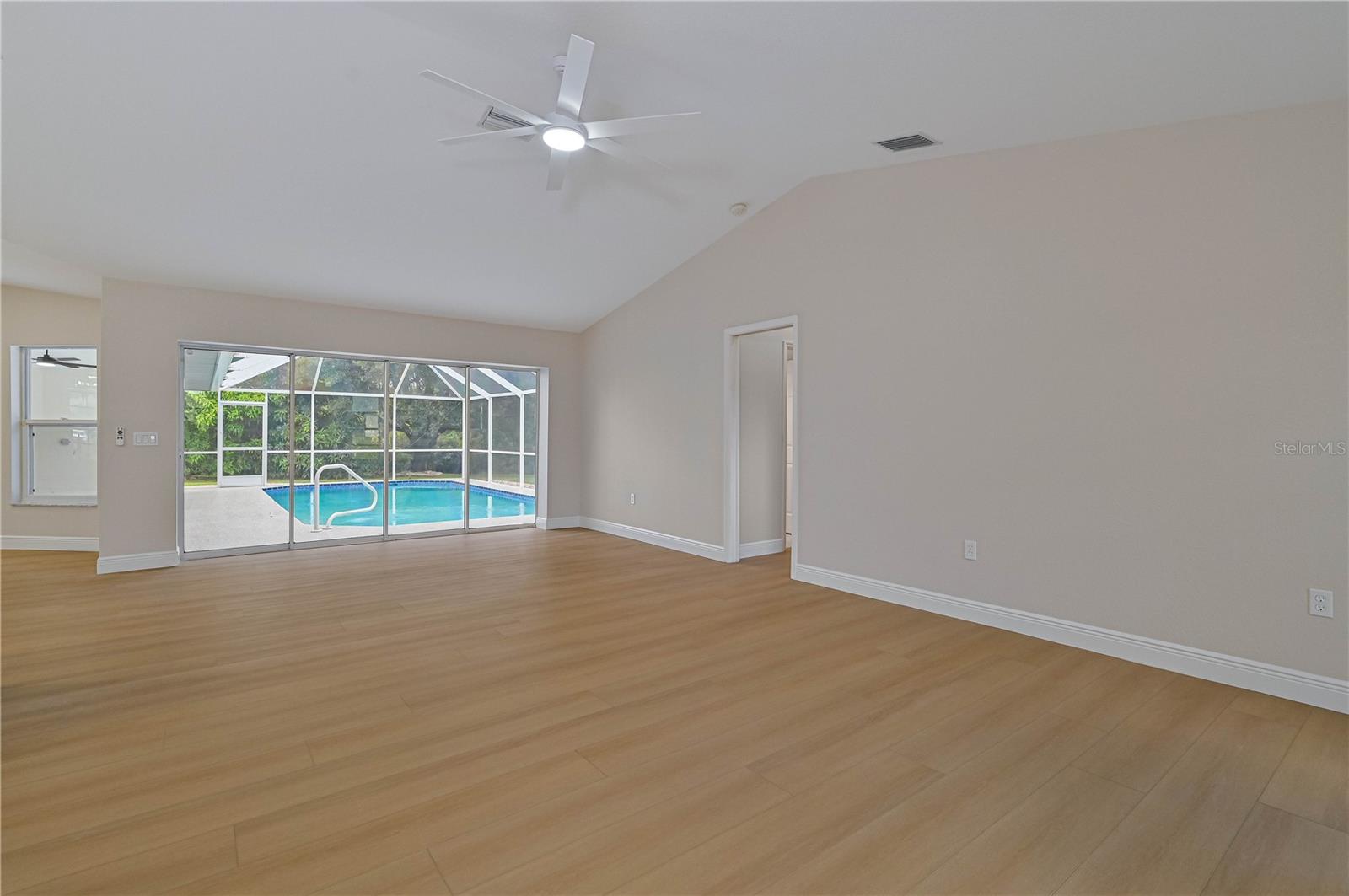 27334 Oruro Dr Property Photo 36