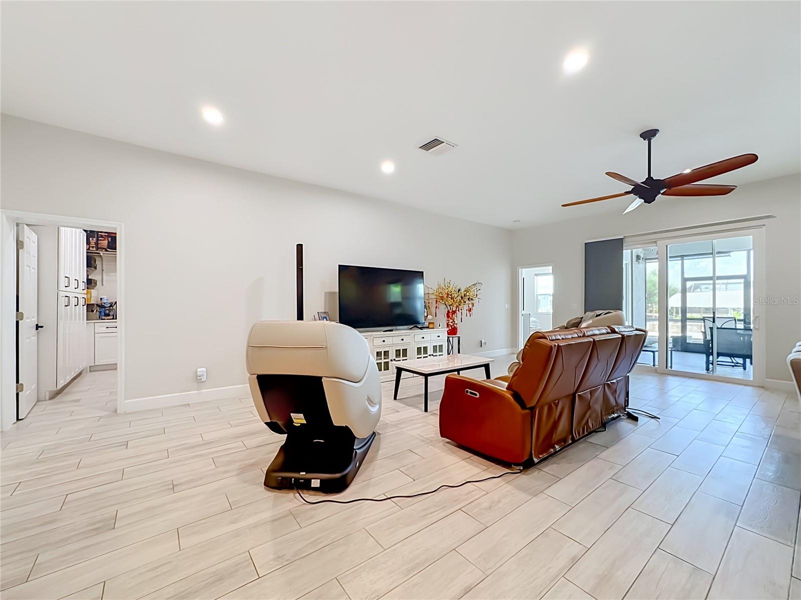 6835 Georgia Ave Property Photo 22
