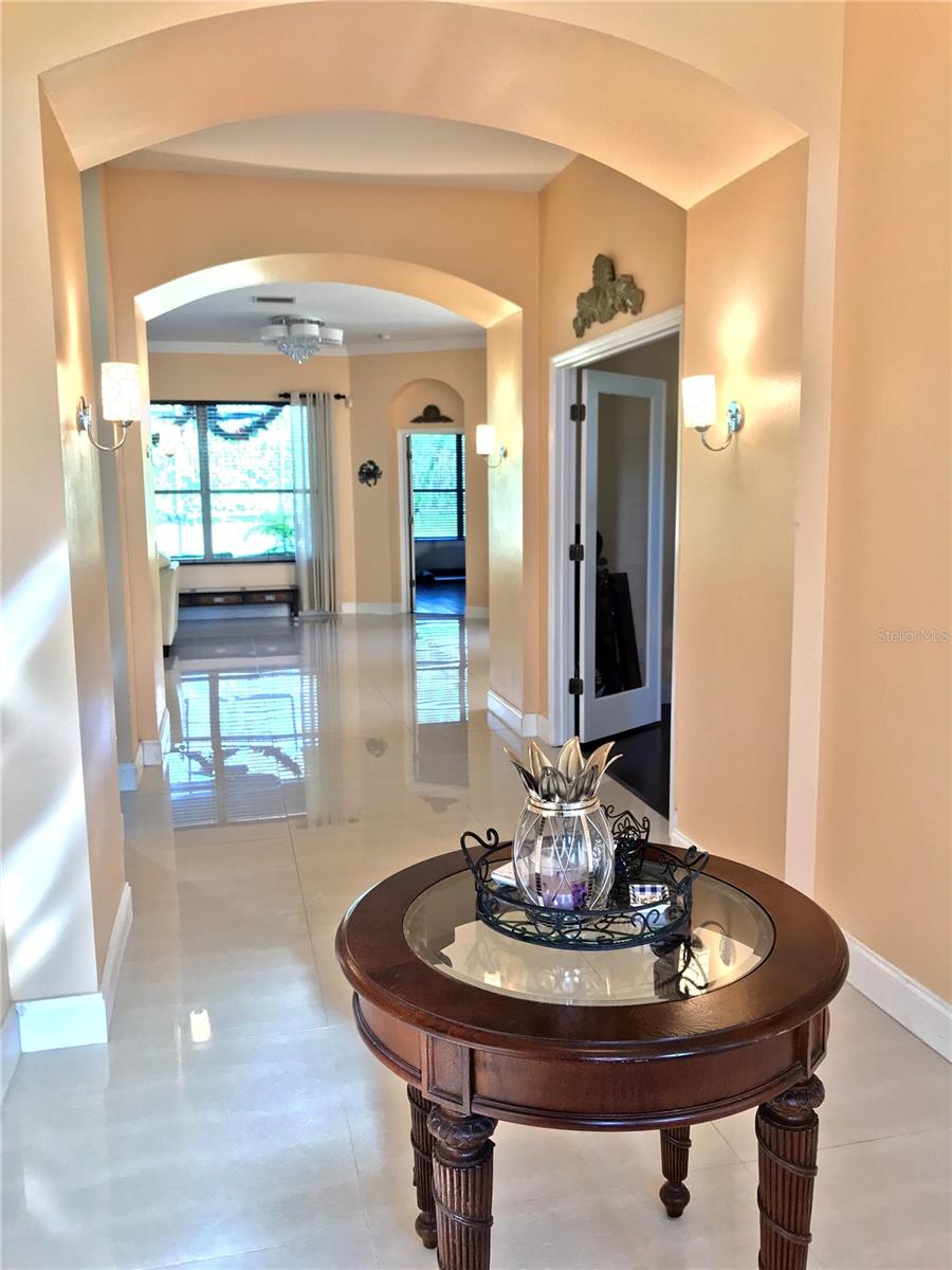 6273 Donnington Ct Property Photo 3
