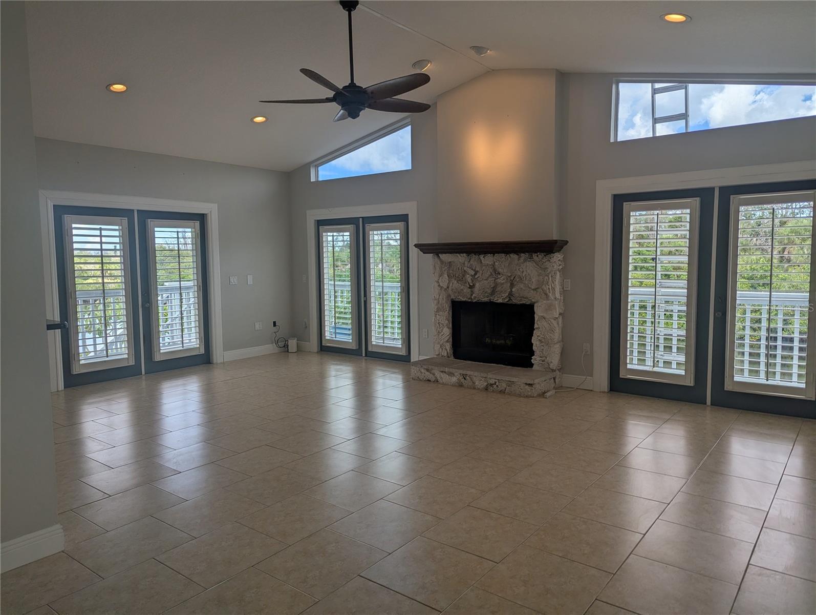 1167 Exeter Cir Property Photo 14