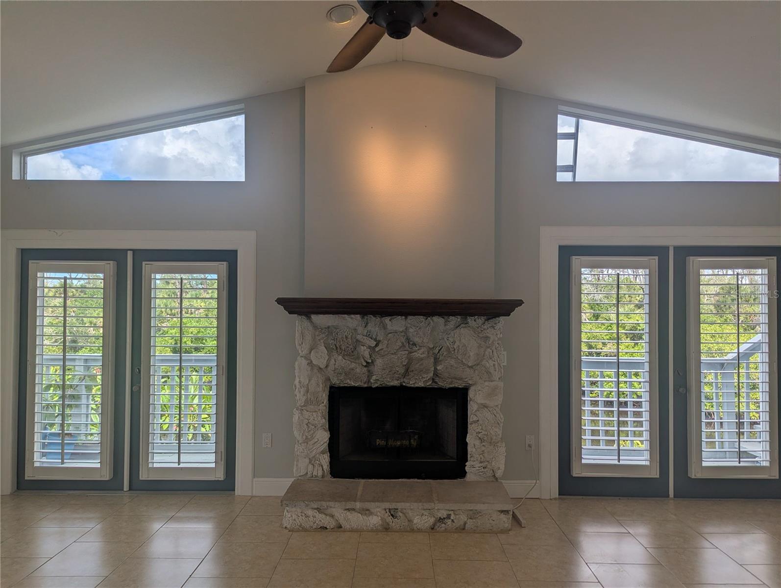 1167 Exeter Cir Property Photo 15