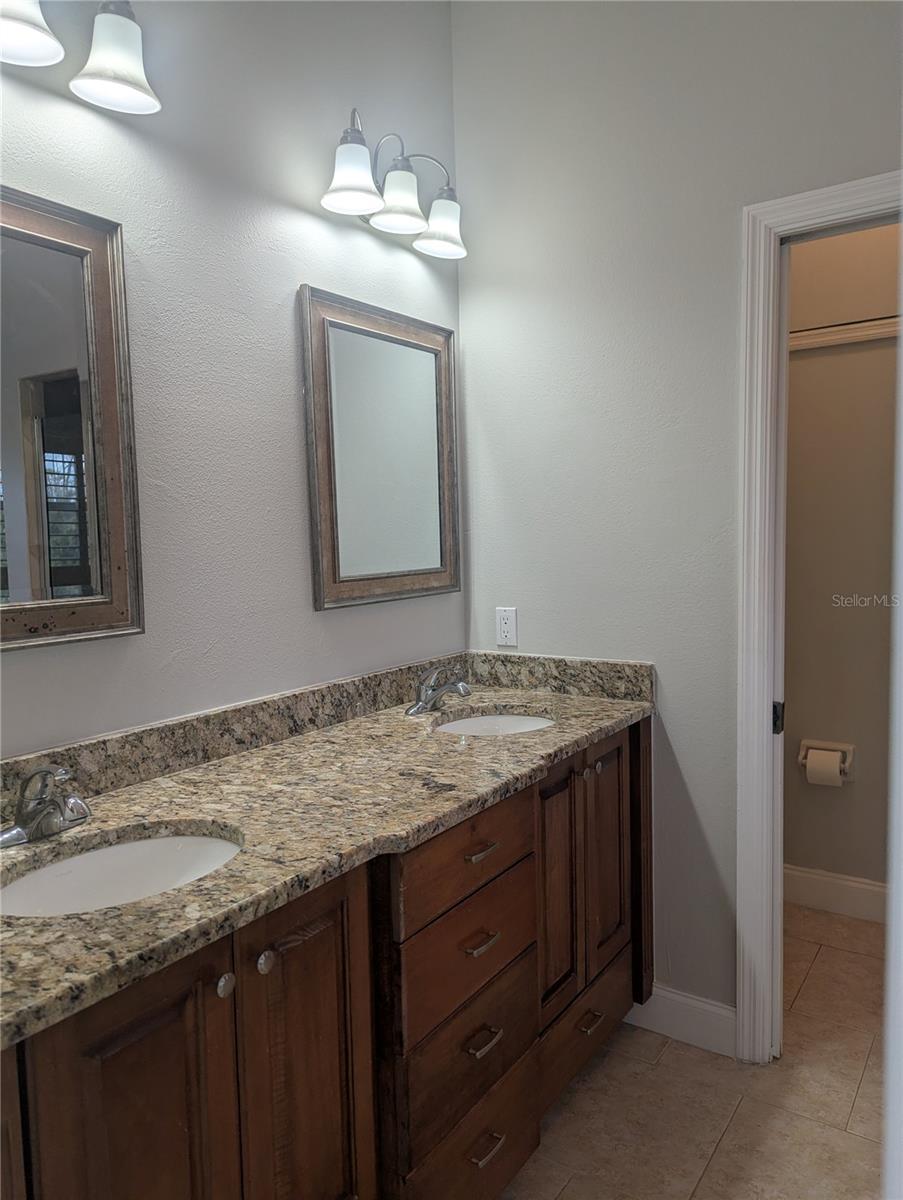 1167 Exeter Cir Property Photo 17