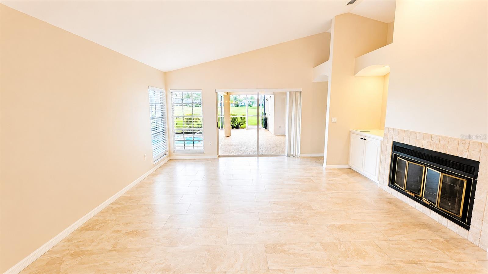4096 Lyndhurst Ct Property Photo 11
