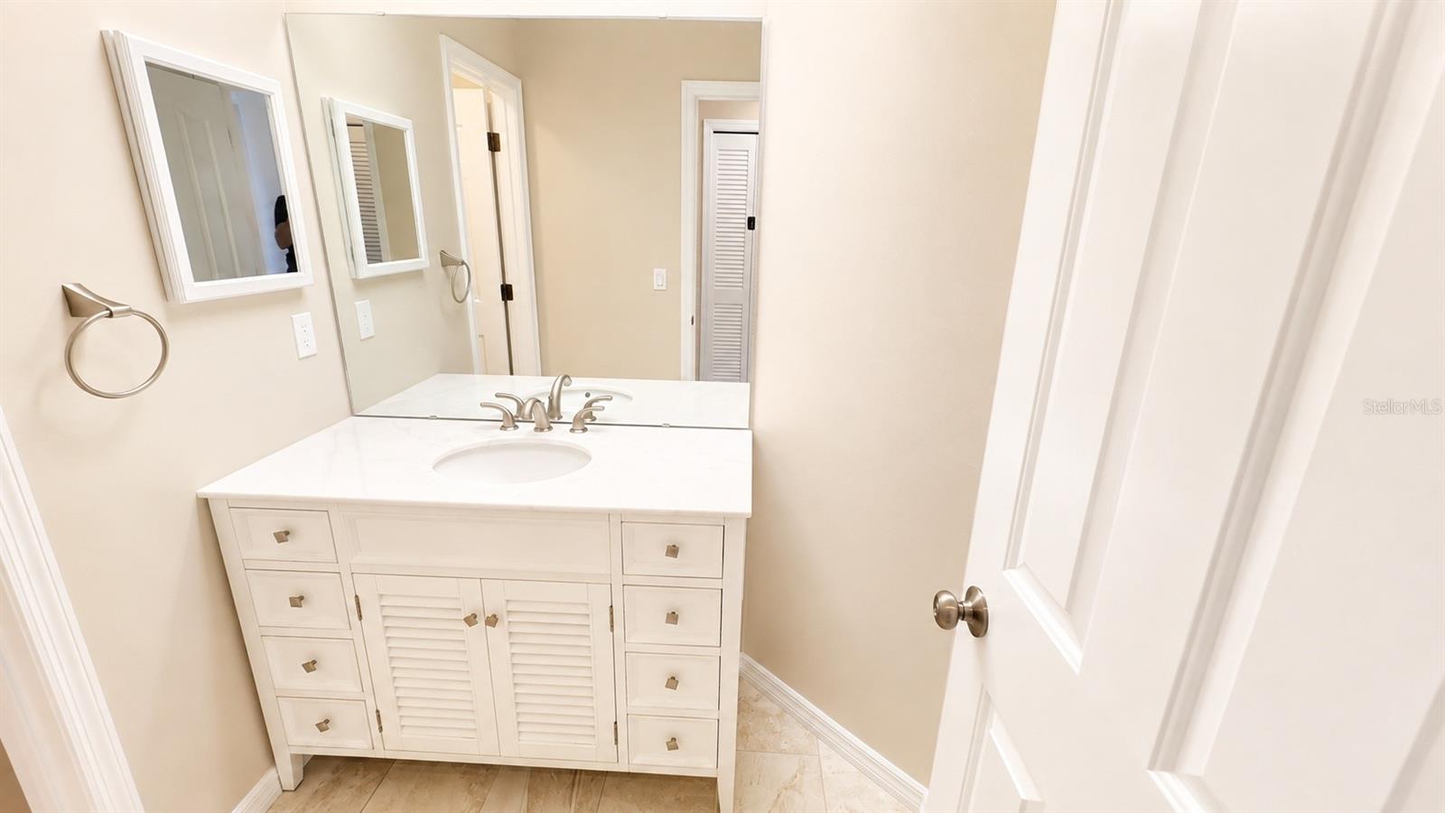 4096 Lyndhurst Ct Property Photo 25