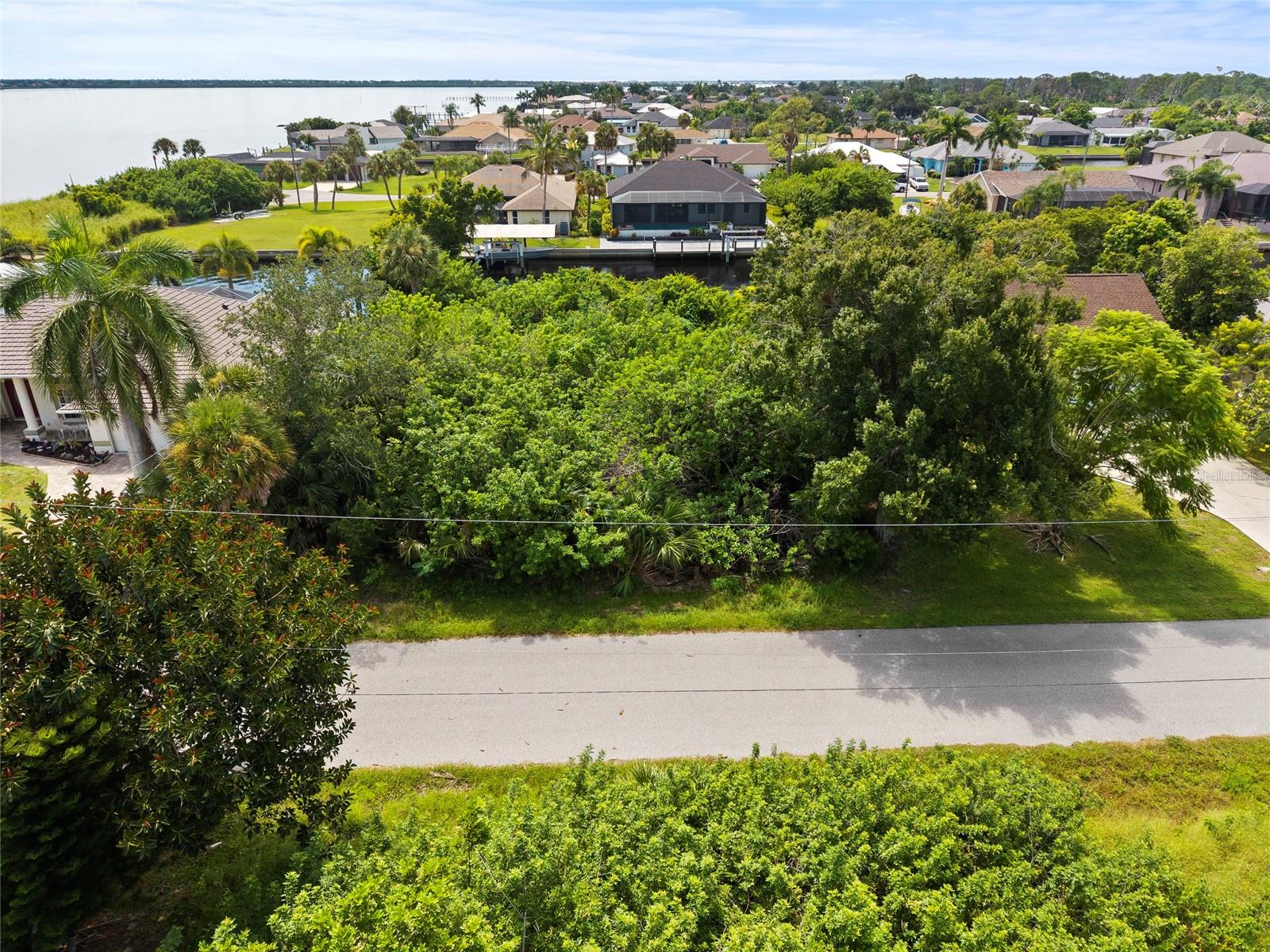 2434 Herron Ter Property Photo 5