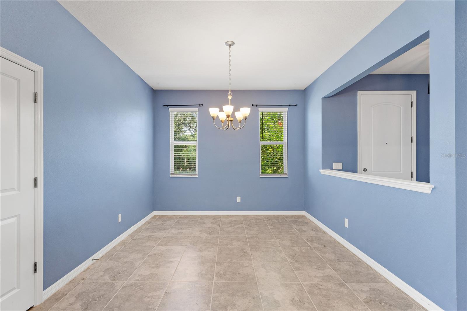8561 Whispering St Property Photo 11
