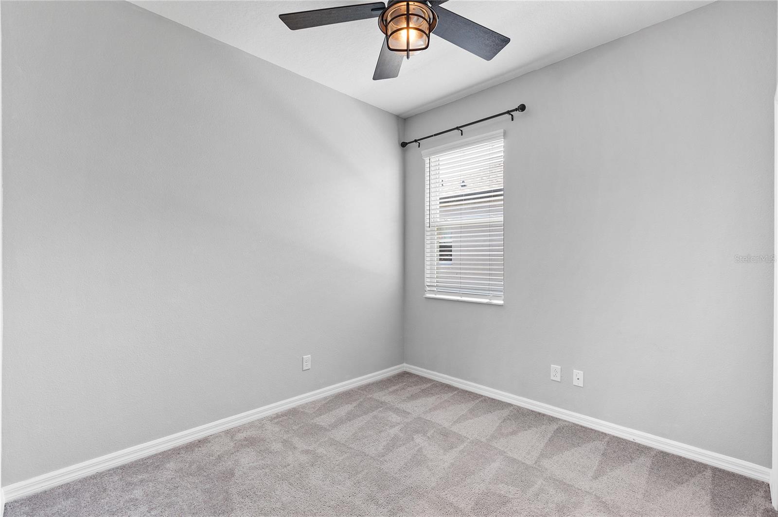 8561 Whispering St Property Photo 21