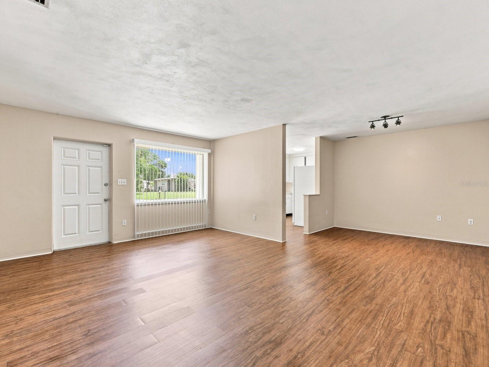 208 62nd St W Property Photo 5