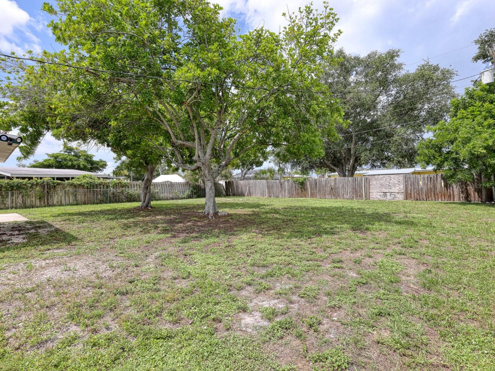 208 62nd St W Property Photo 16