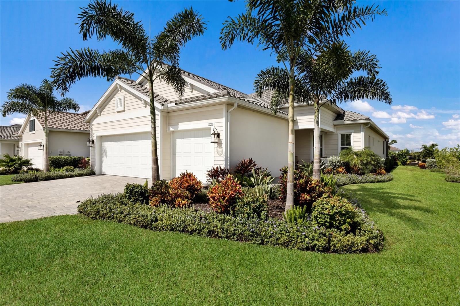8011 Anthirium Loop Property Photo 2