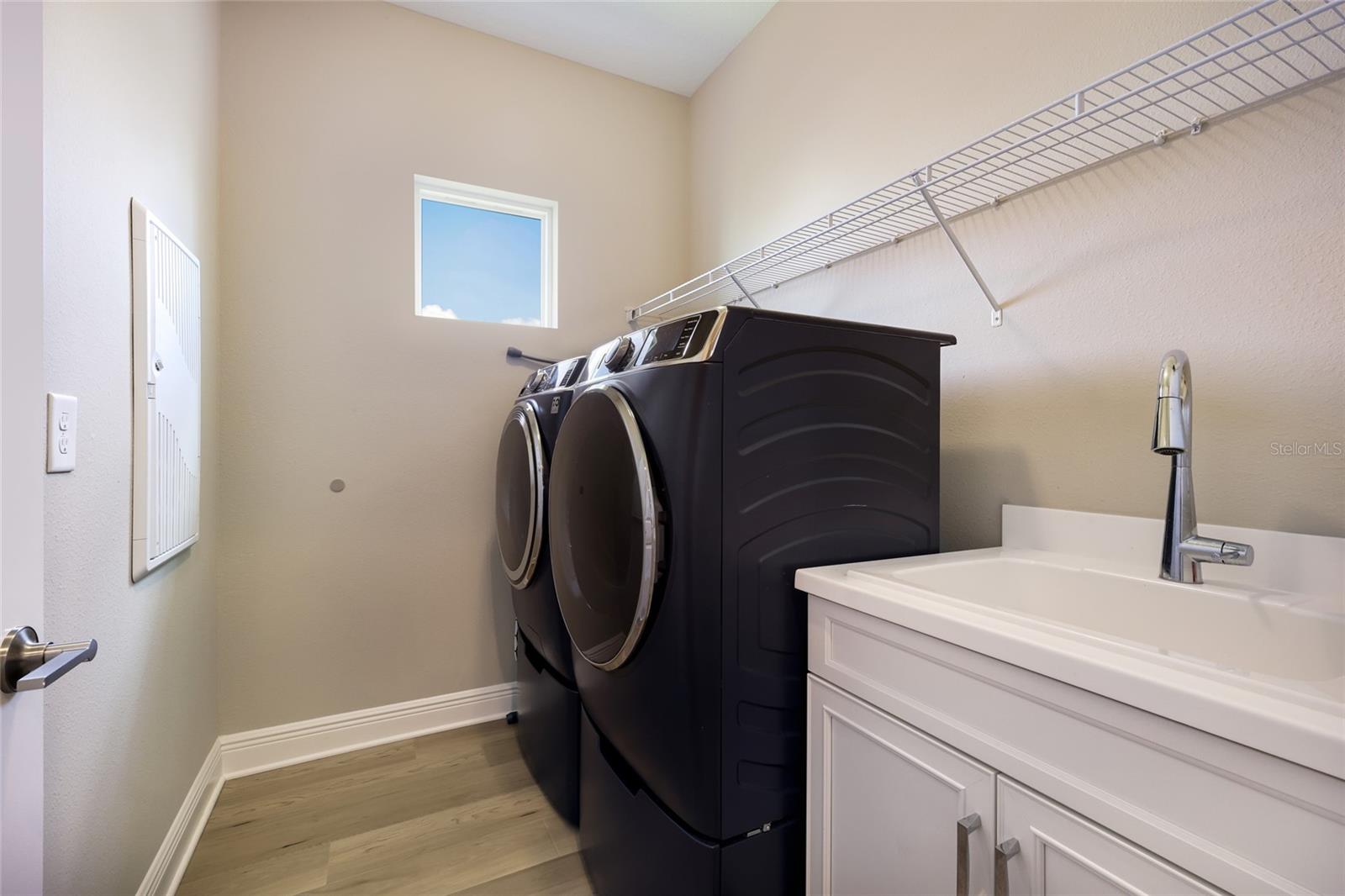 8011 Anthirium Loop Property Photo 25