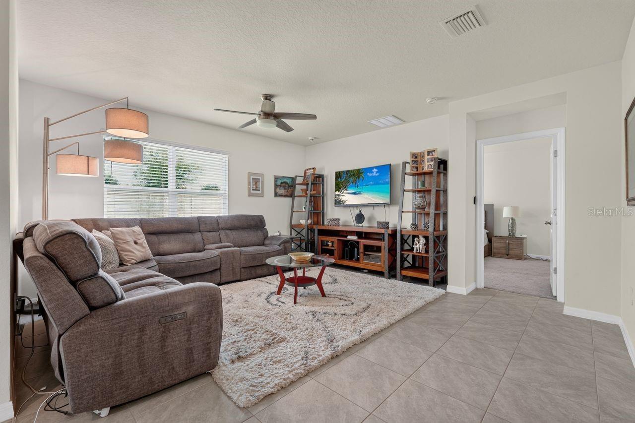 17709 Canopy Pl Property Photo 3