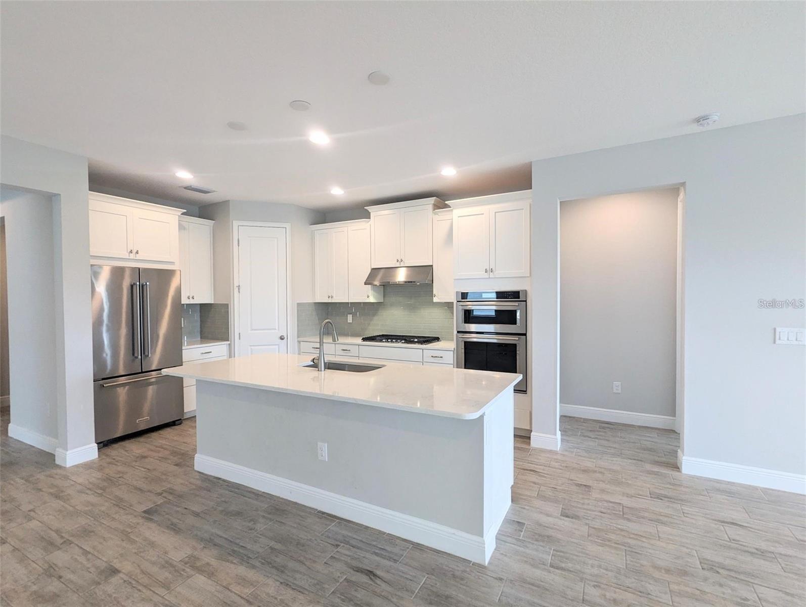 5834 Long Shore Loop Property Photo 2