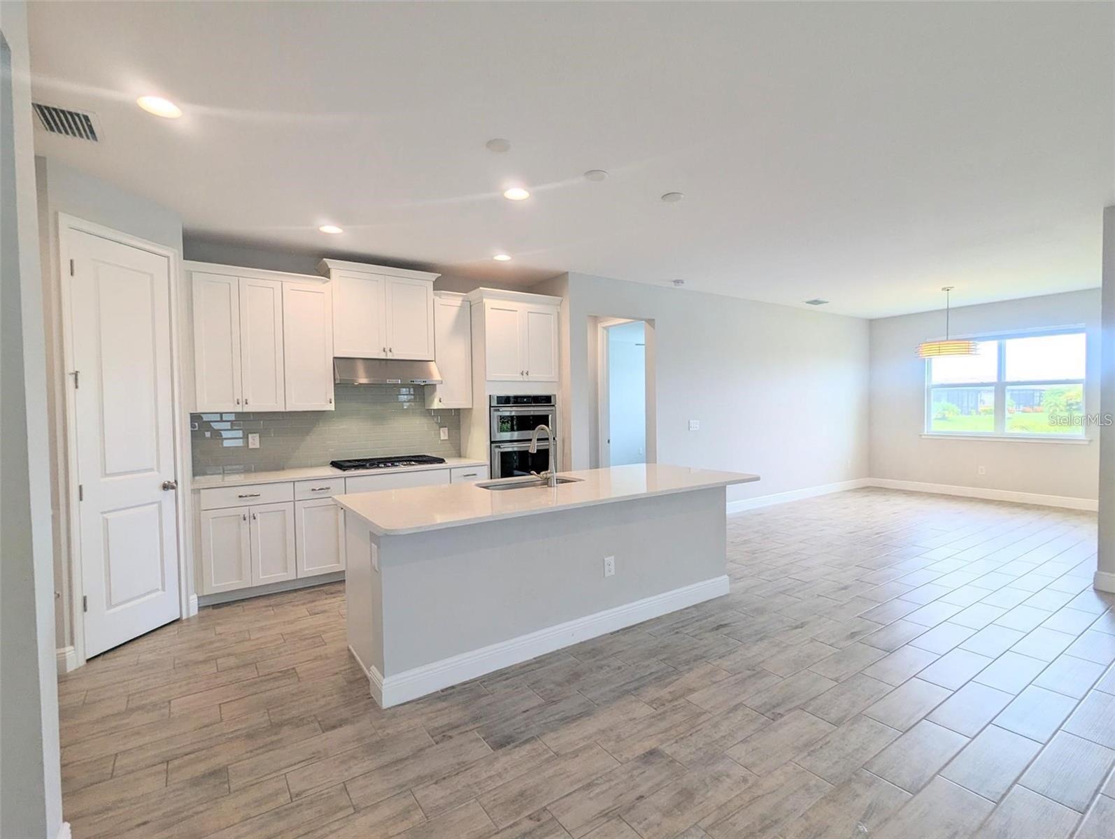 5834 Long Shore Loop Property Photo 3