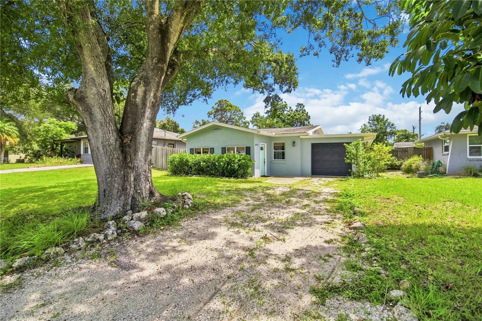 2924 Hillview St Property Photo 1