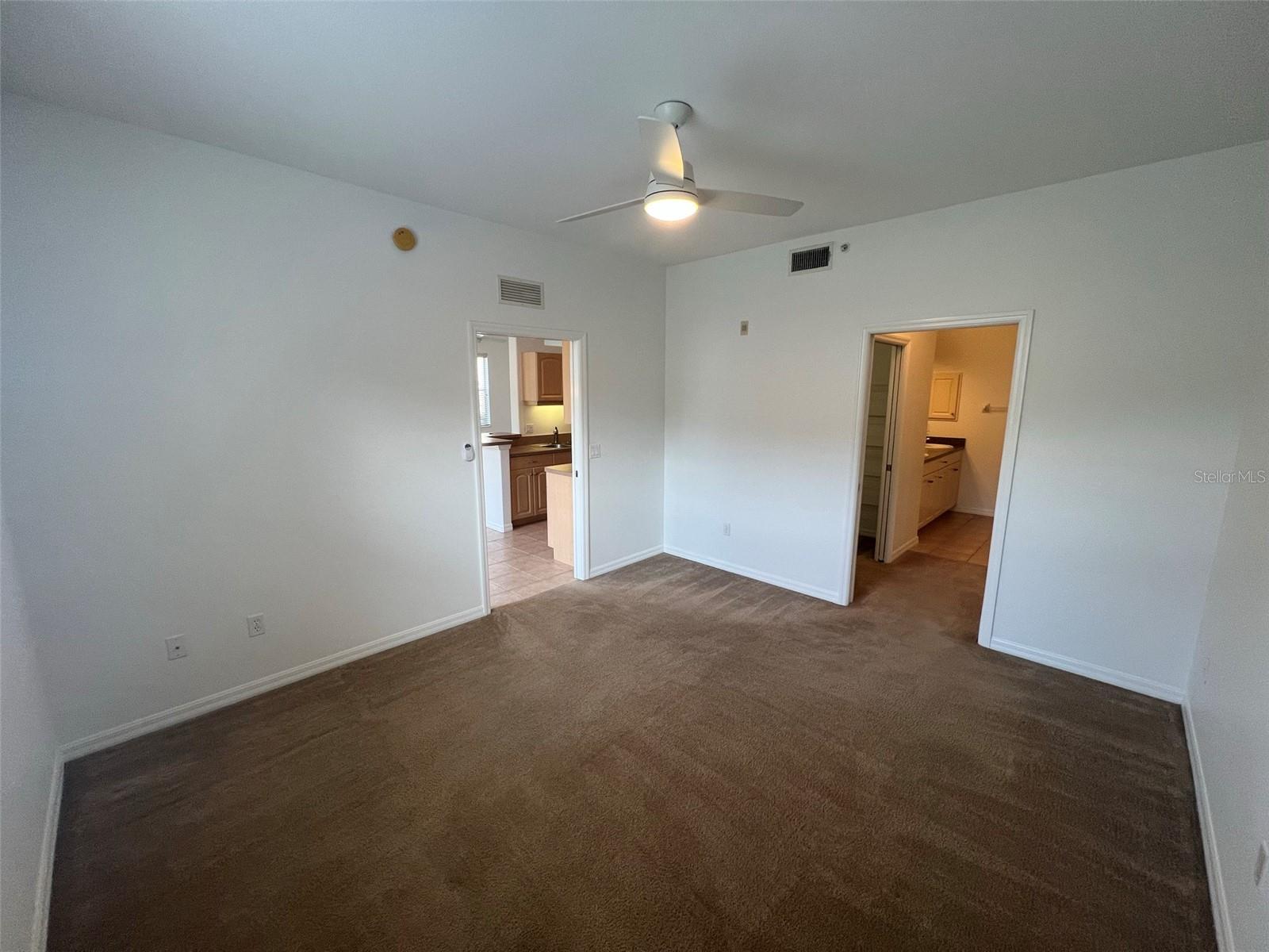 4270 Vicenza Dr #b40 Property Photo 13