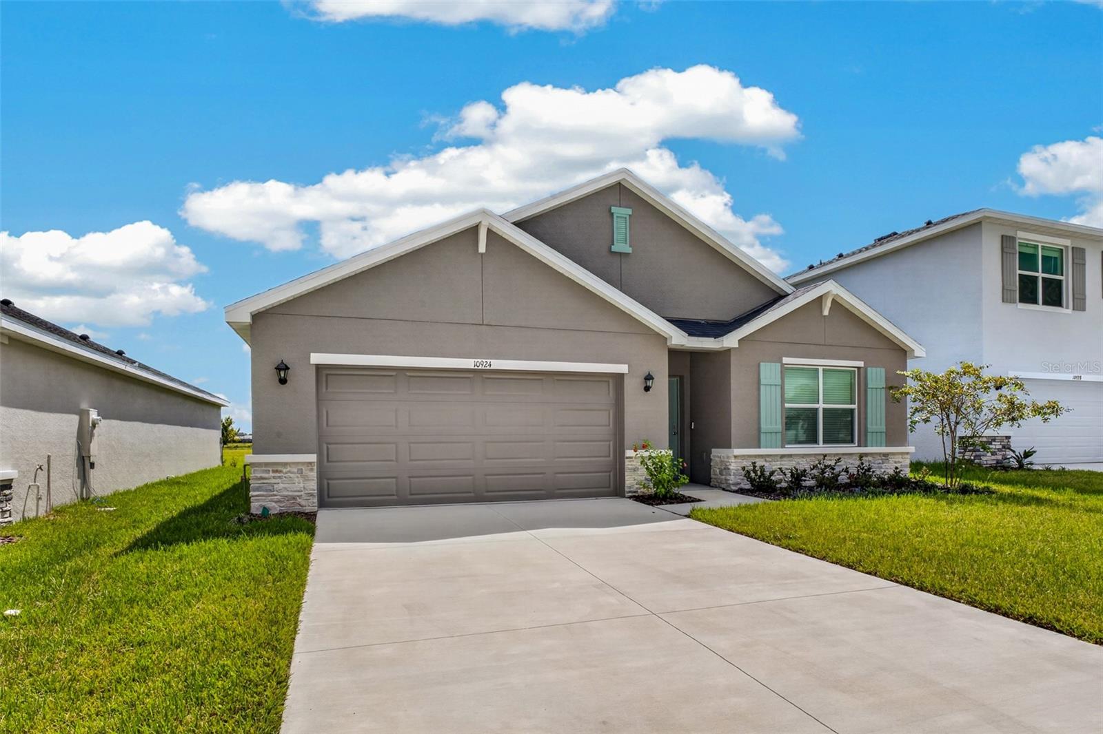 10924 Rabbit Grove Trl Property Photo 3