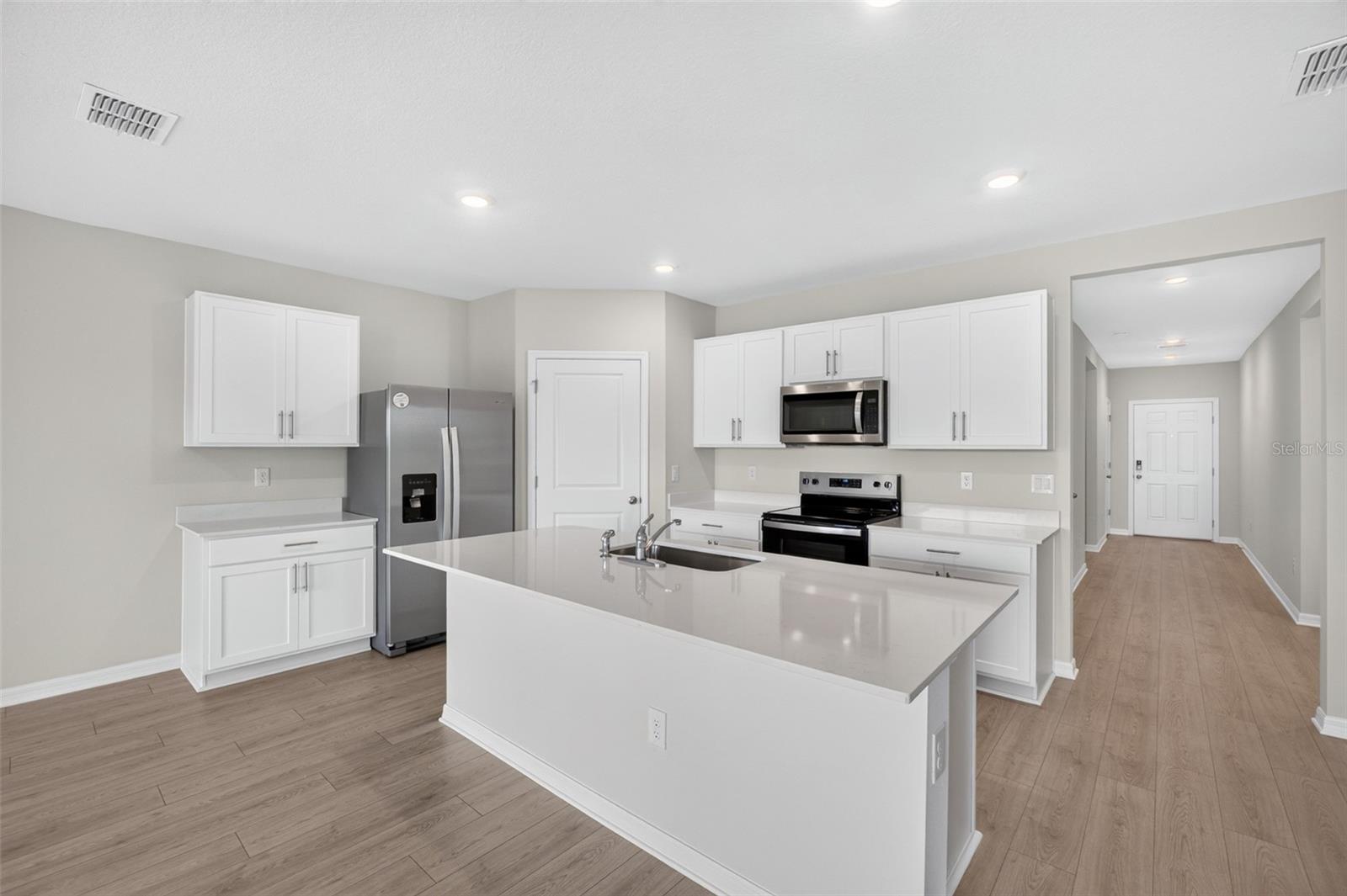 10924 Rabbit Grove Trl Property Photo 6