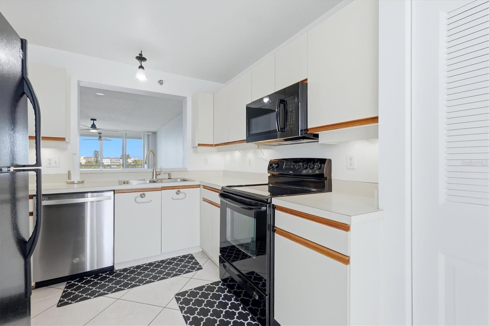 4570 Pinebrook Cir #503 Property Photo 18