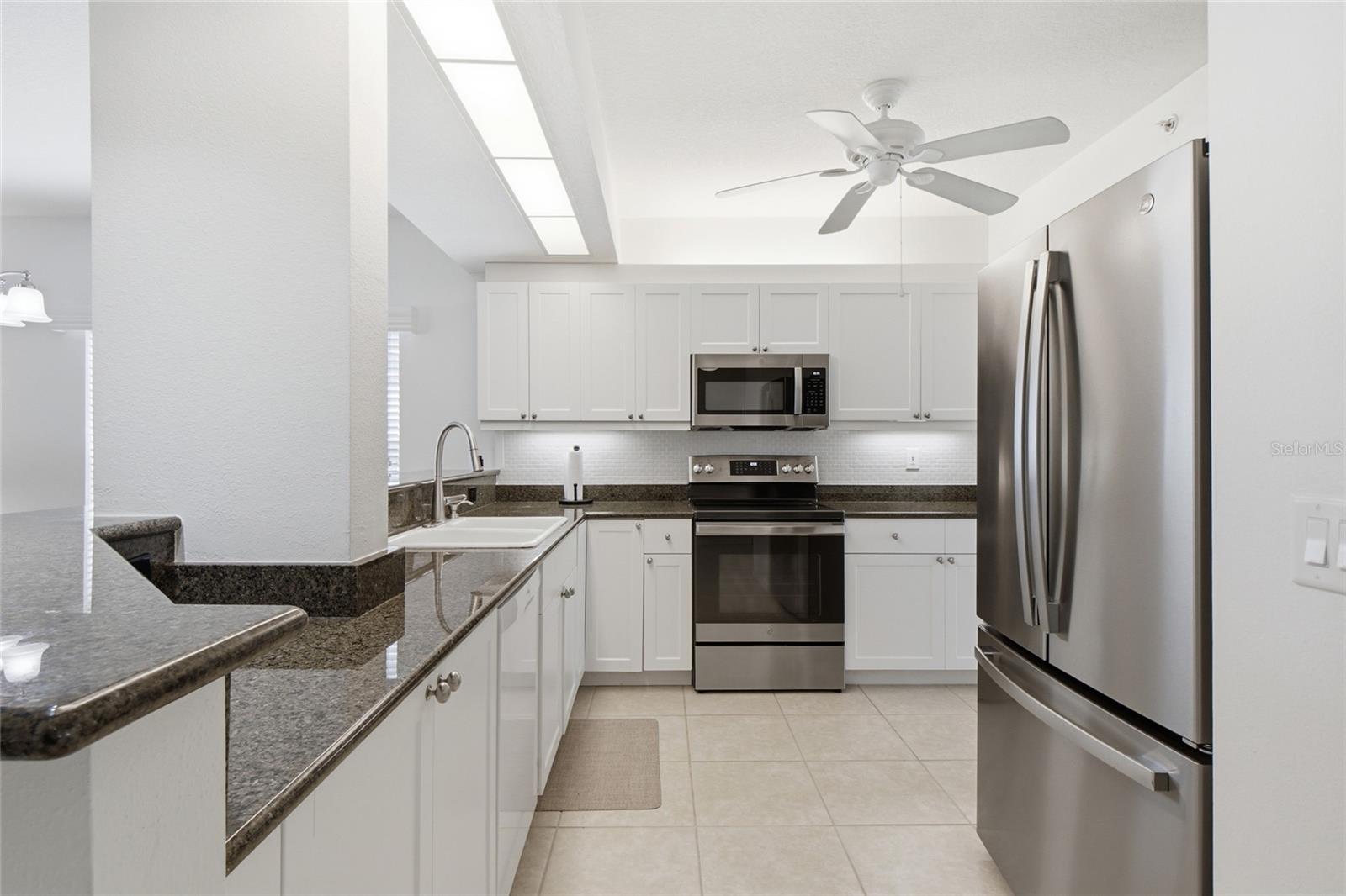 418 Laurel Lake Dr #106 Property Photo 2