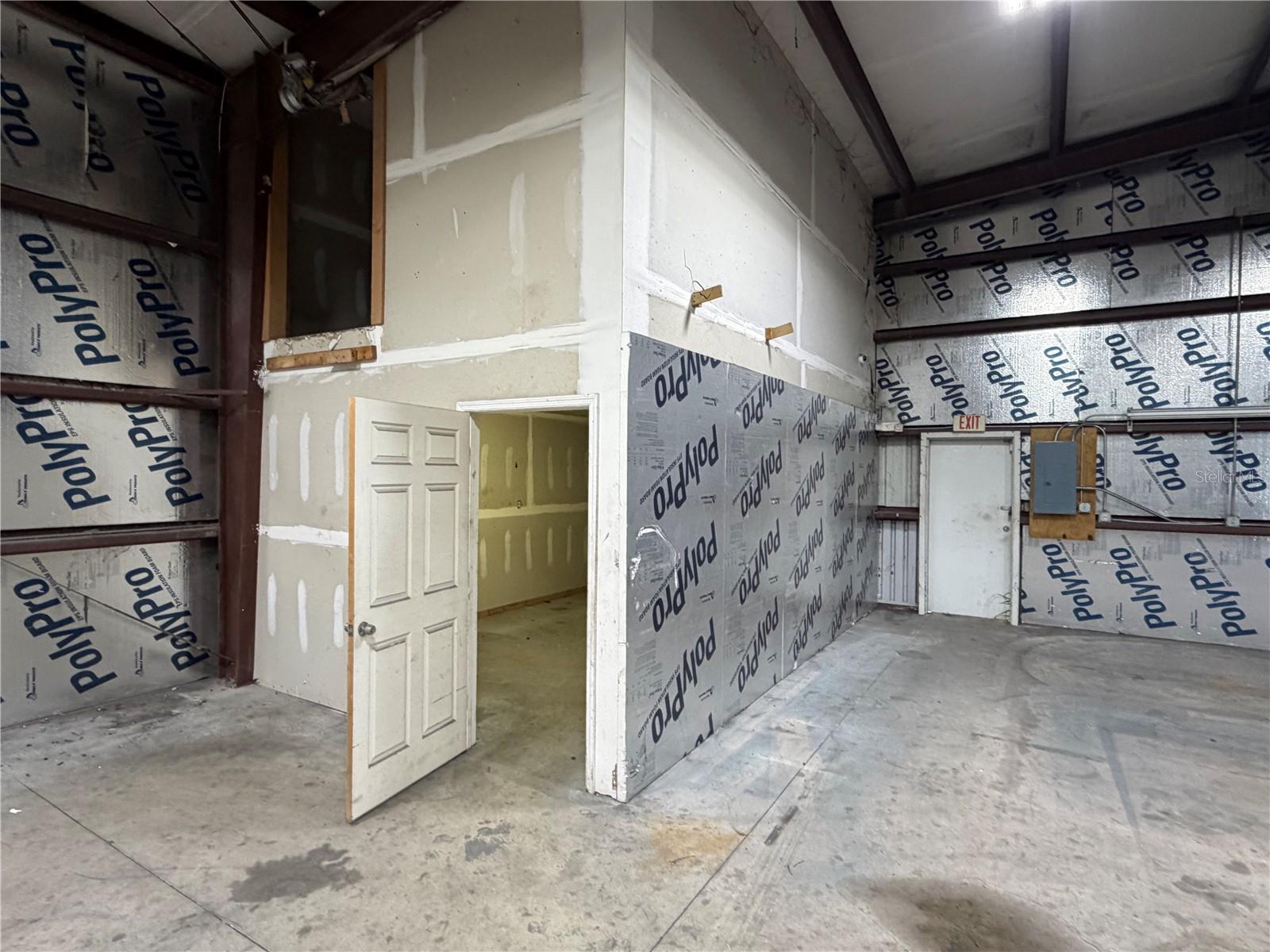 2110 60th Dr E Property Photo 7