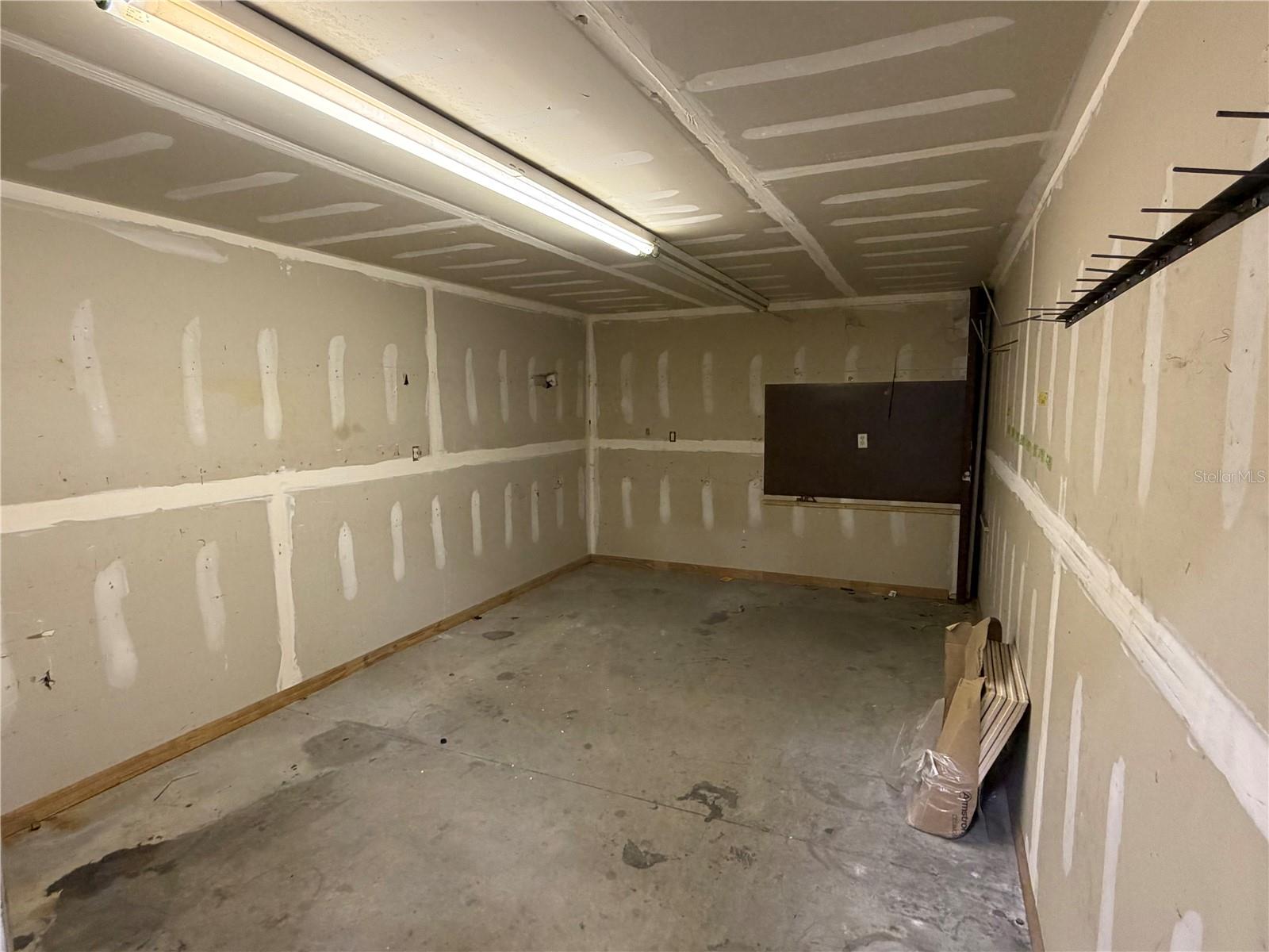 2110 60th Dr E Property Photo 8