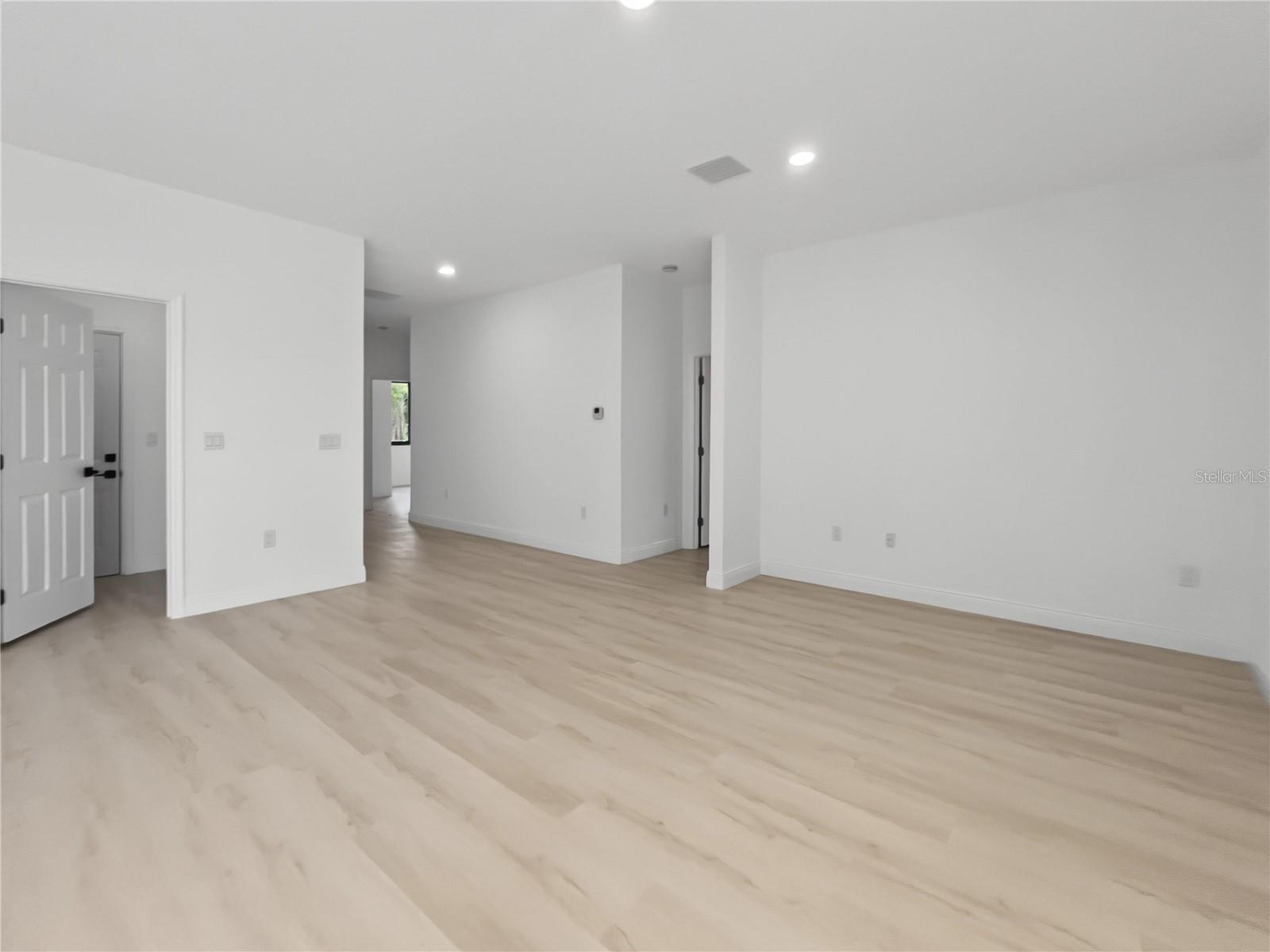 2338 Littlefield Ln Property Photo 4