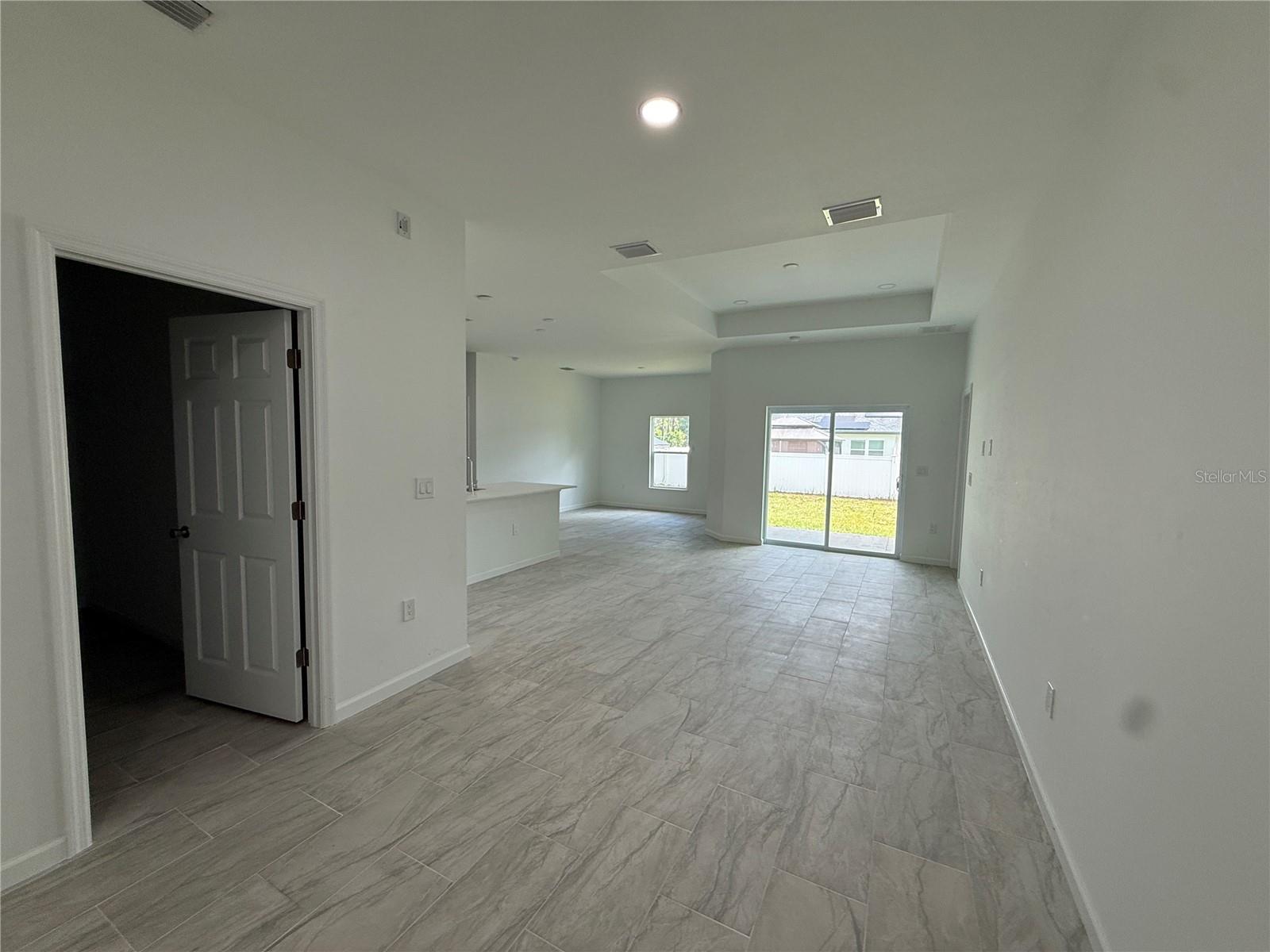 2964 Wells Ave Property Photo 5