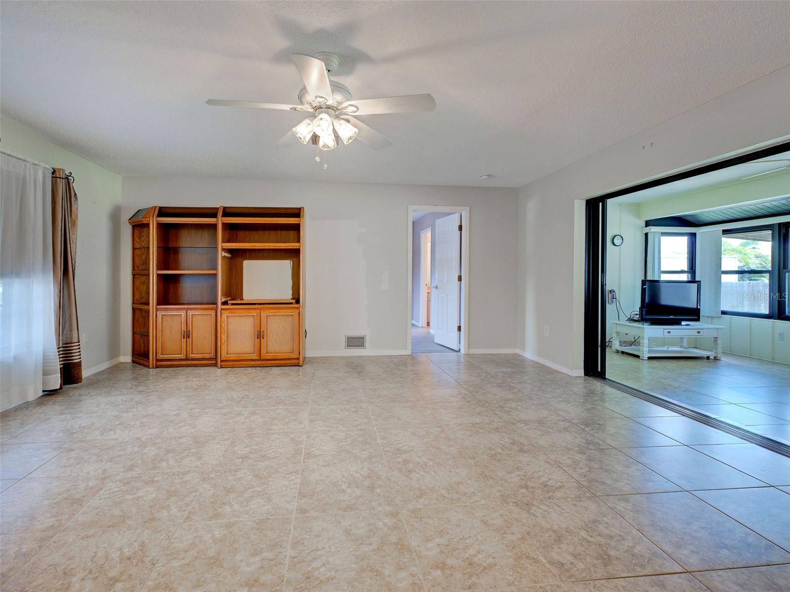 11081 Magdalena Ave Property Photo 4