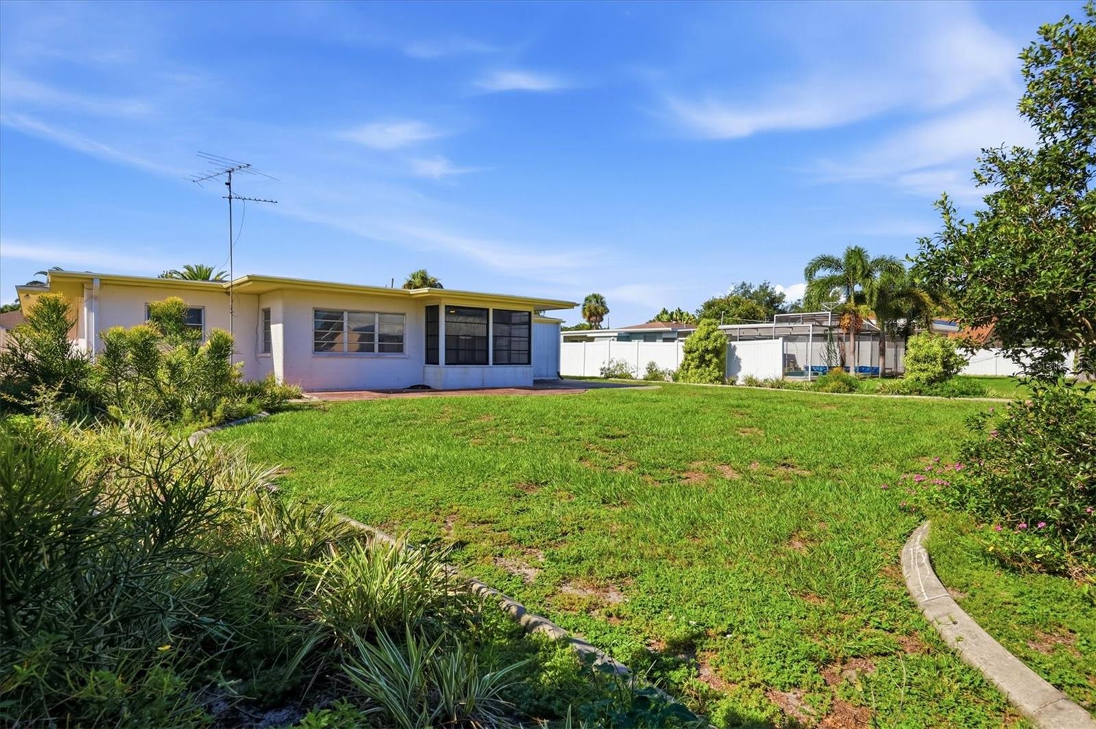 224 Fiesole St Property Photo 34