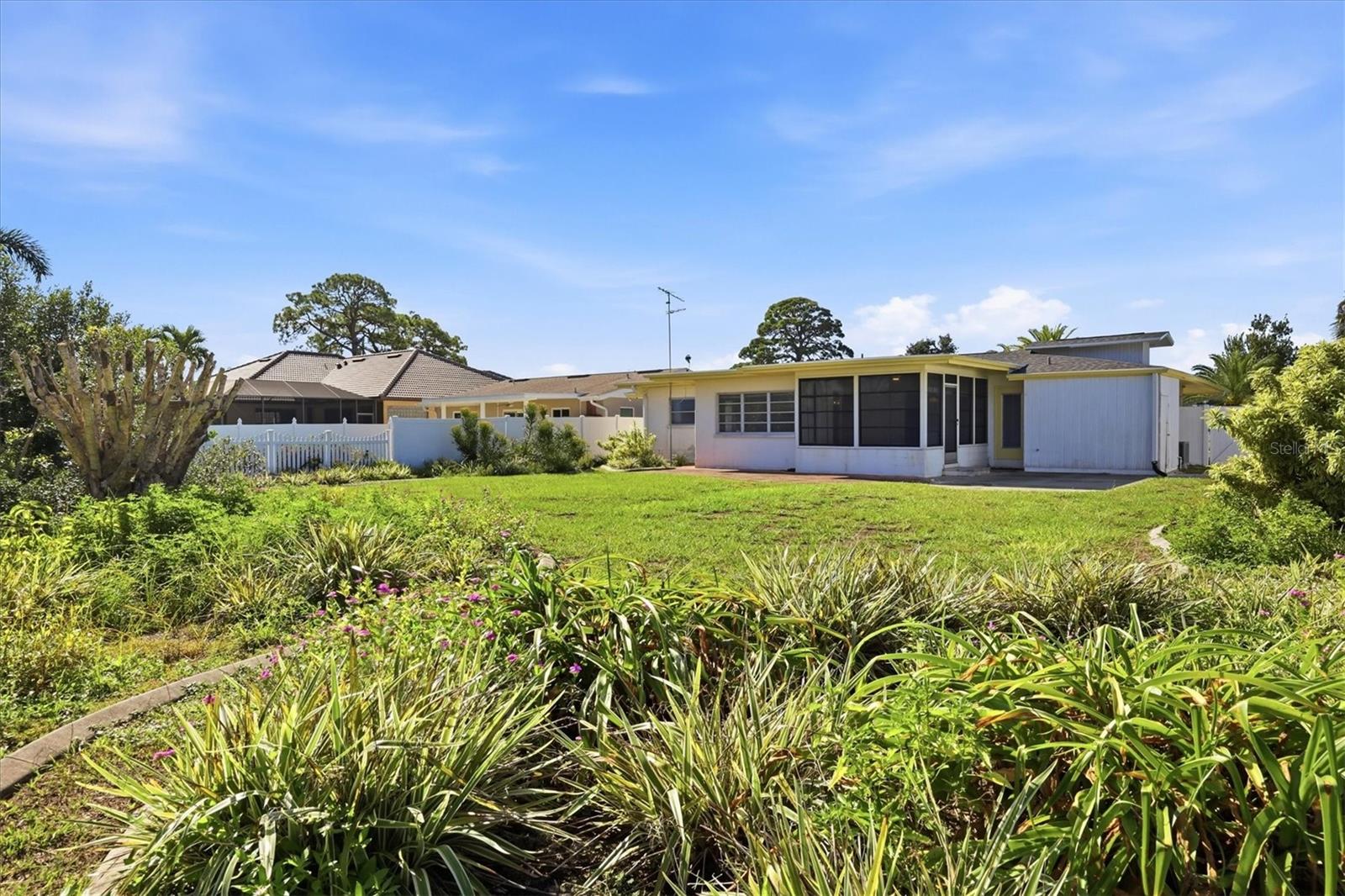 224 Fiesole St Property Photo 35