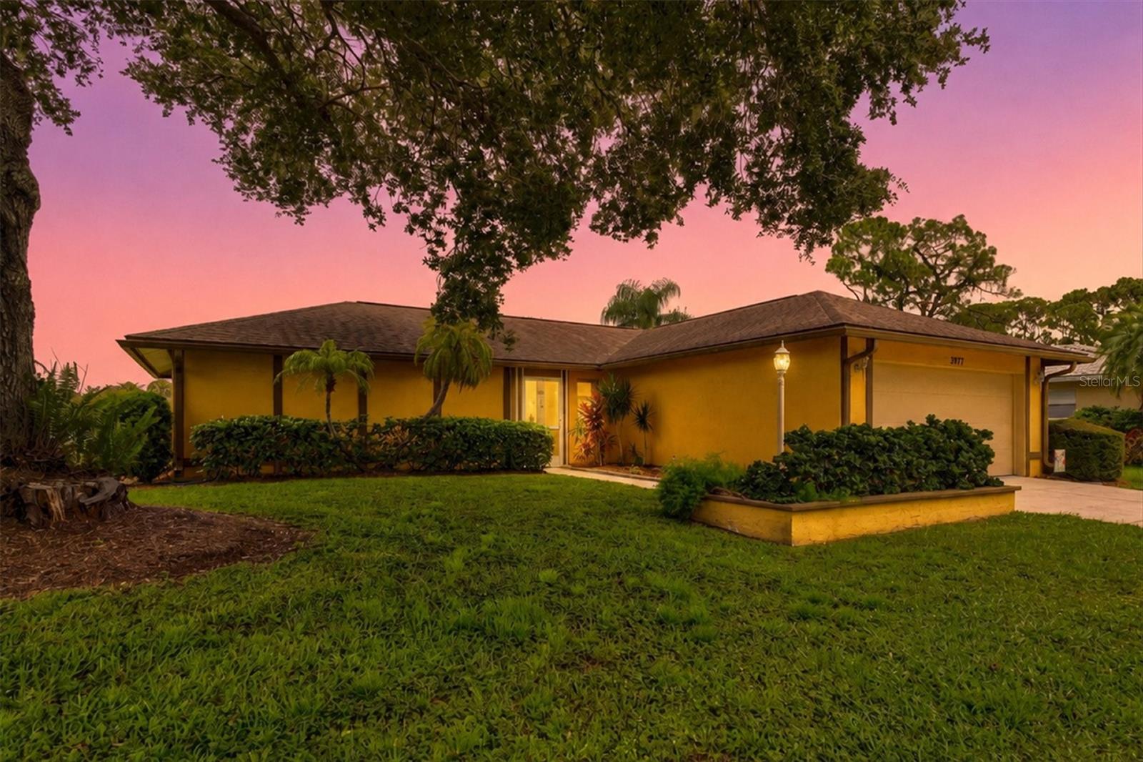 3977 Lemonwood Dr Property Photo 2