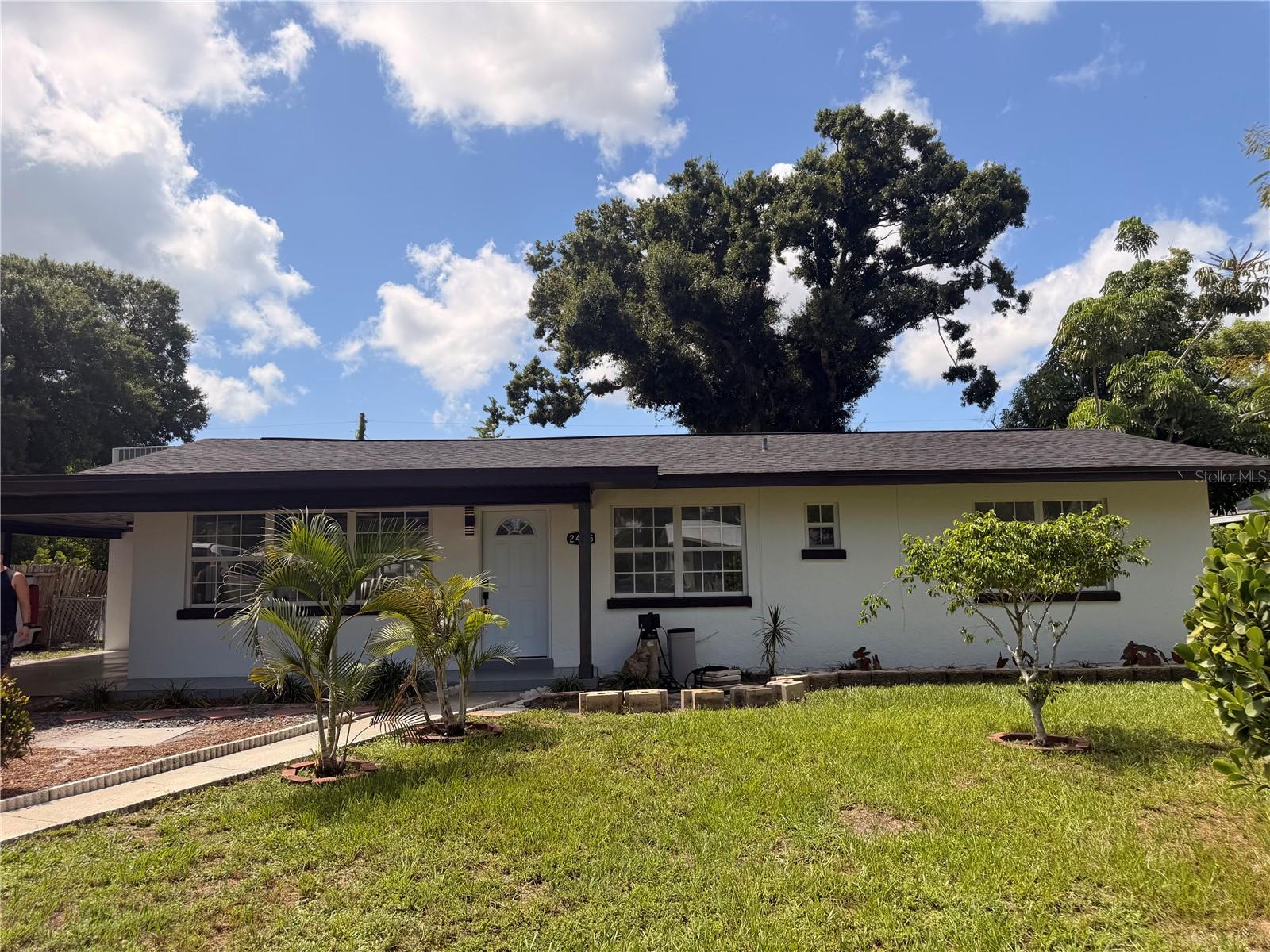 2405 21ST AVE W