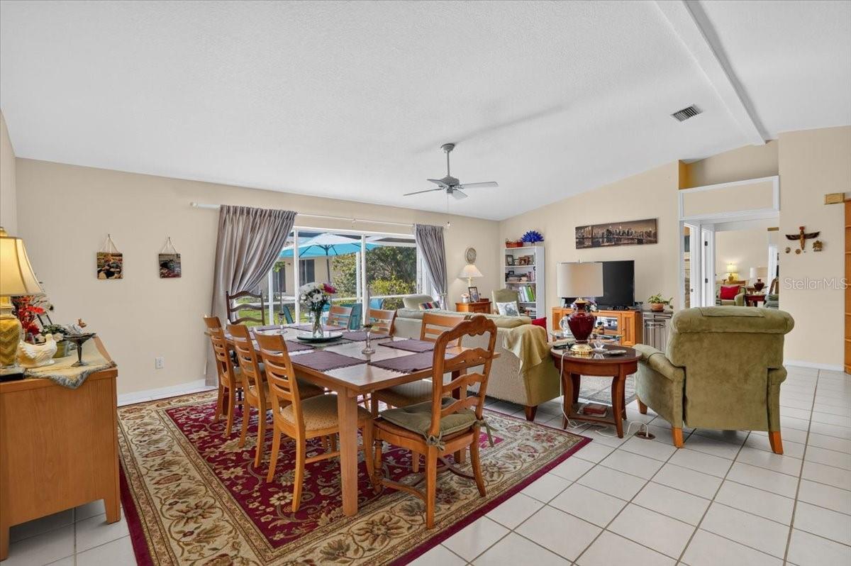 122 49th Ct E Property Photo 9