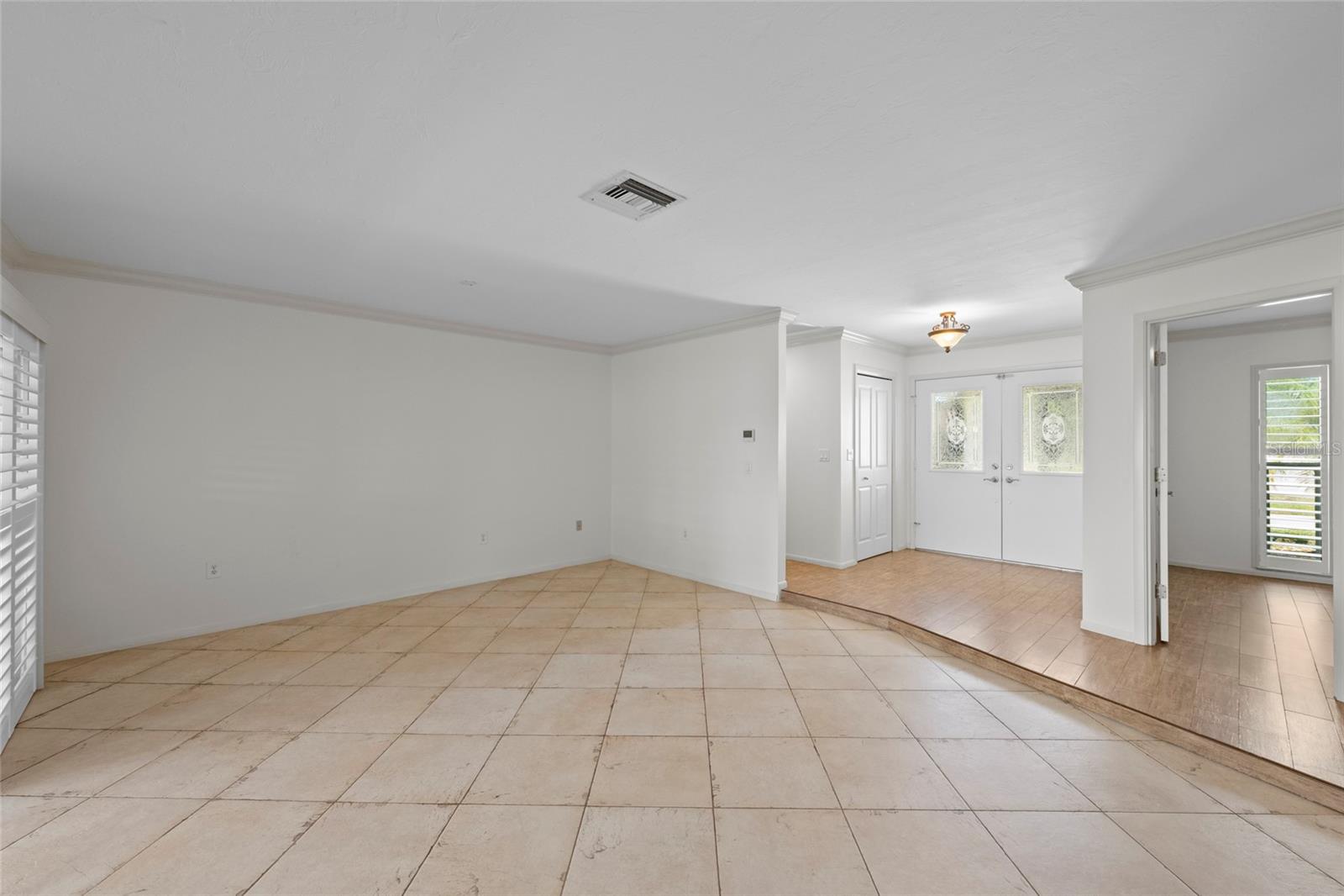 1252 Waterside Ln Property Photo 5