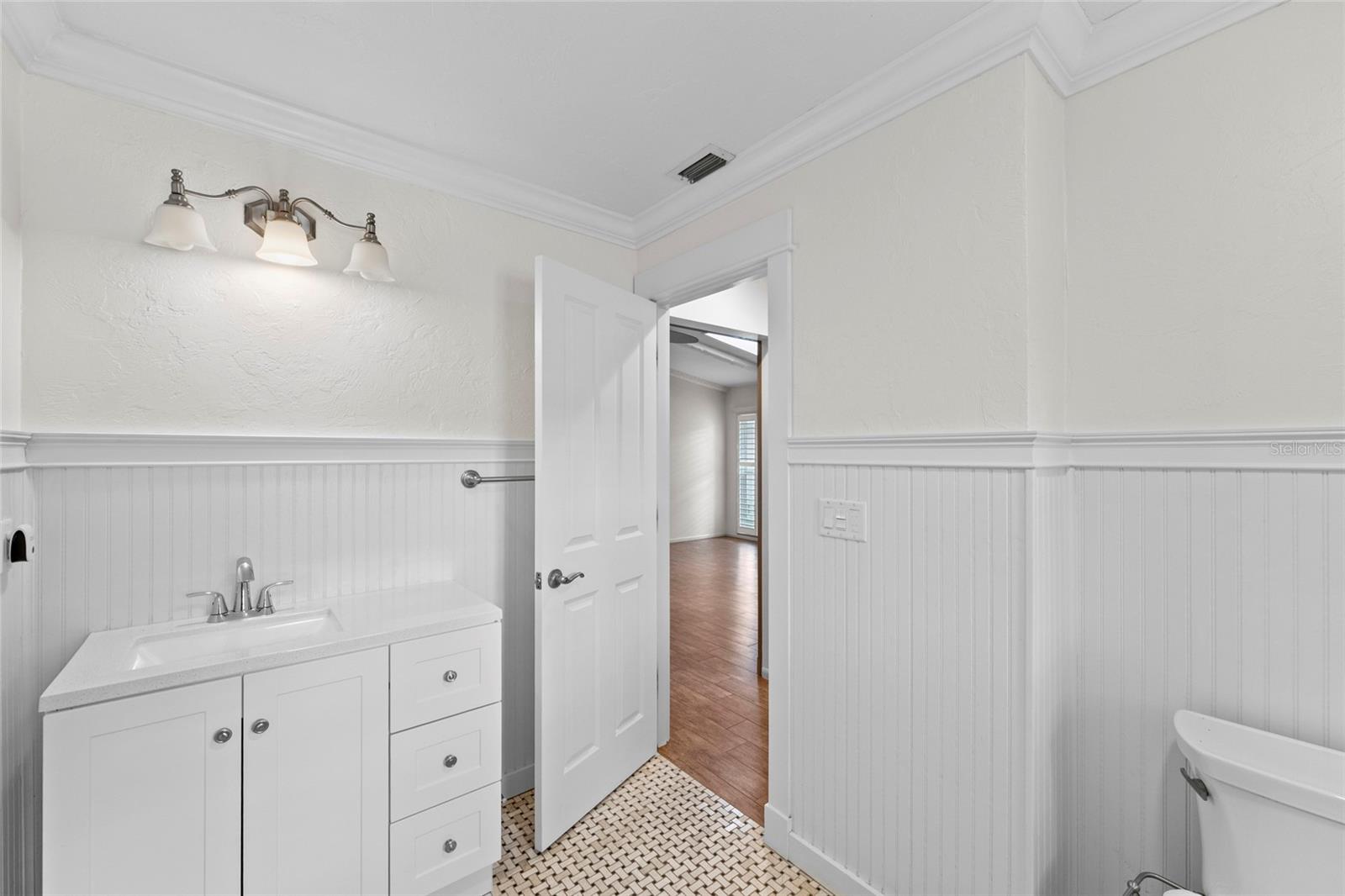 1252 Waterside Ln Property Photo 22