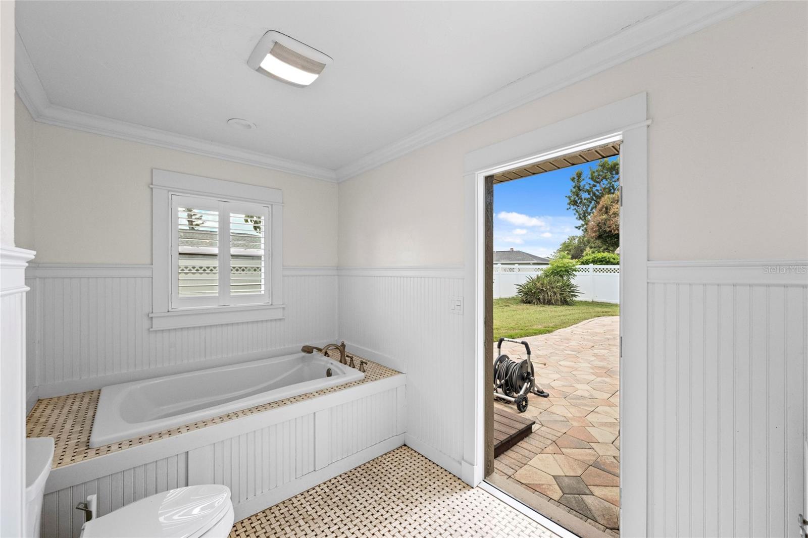 1252 Waterside Ln Property Photo 23