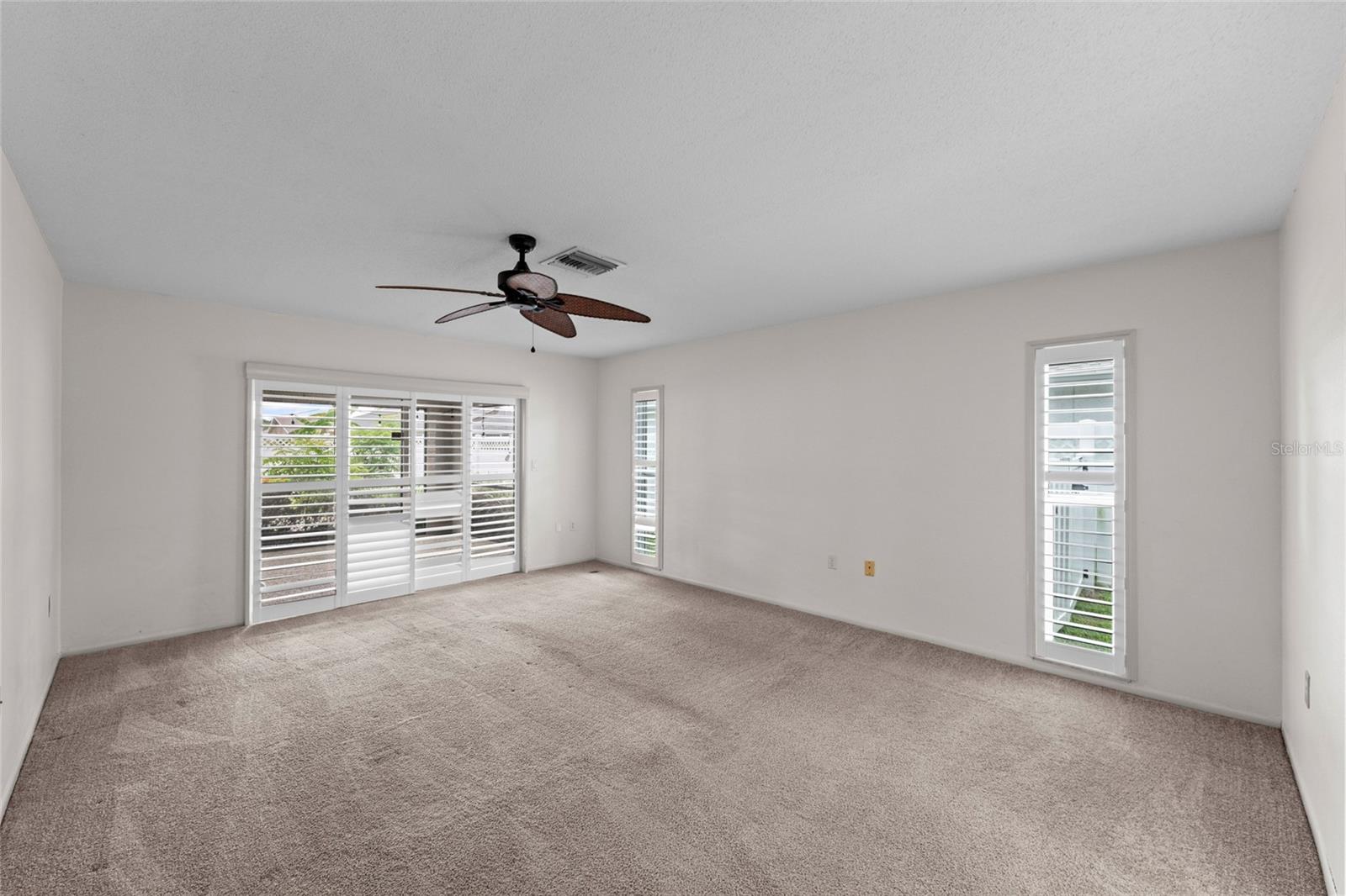 1252 Waterside Ln Property Photo 27