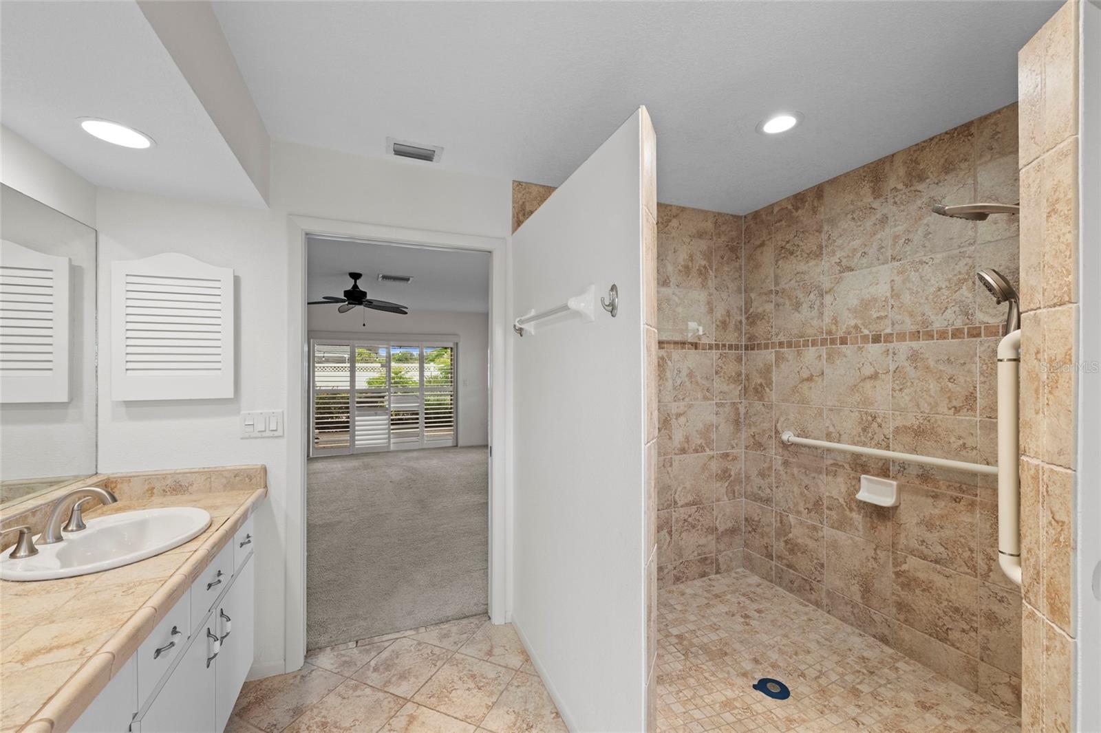 1252 Waterside Ln Property Photo 31