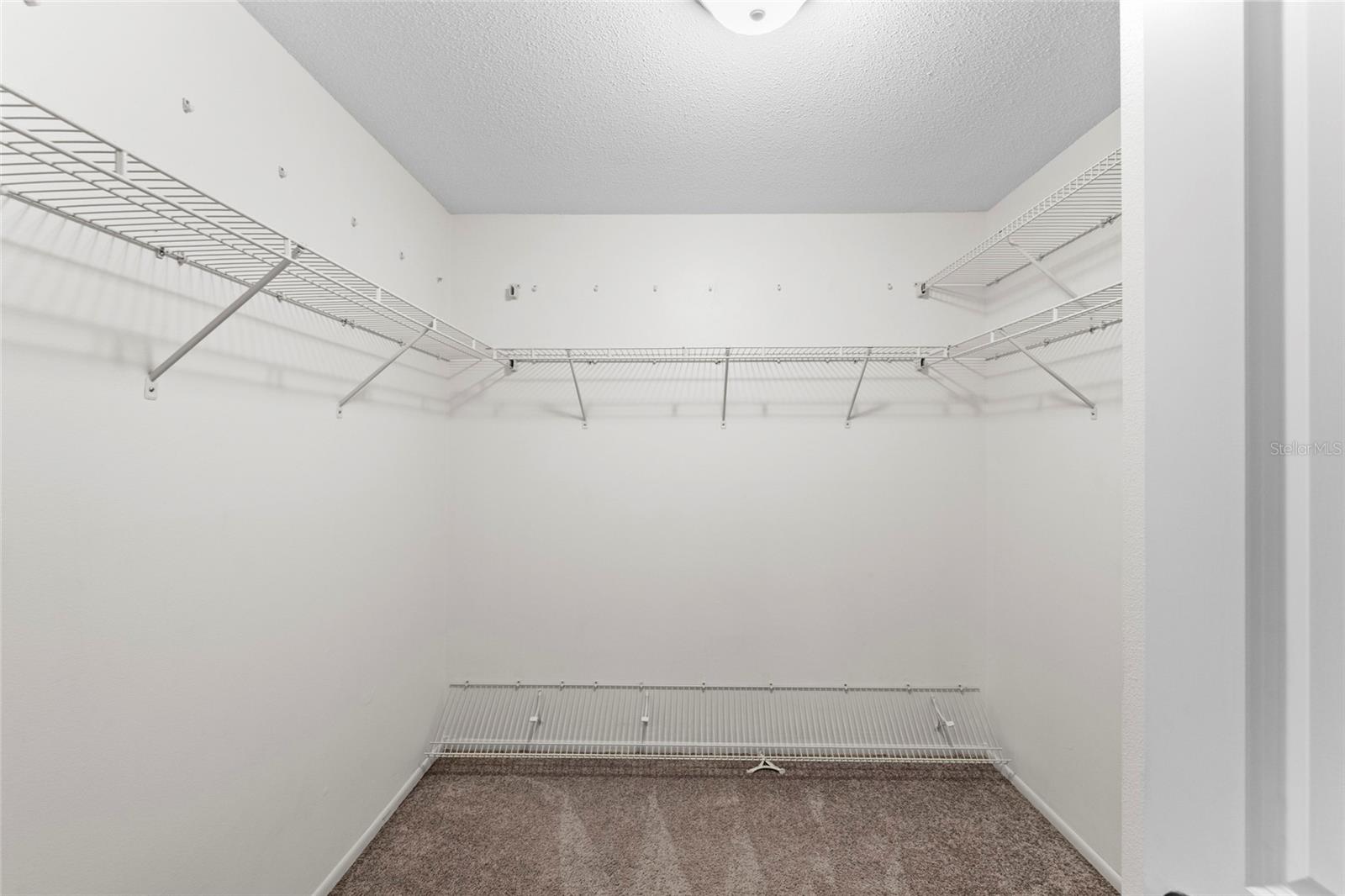 1252 Waterside Ln Property Photo 32