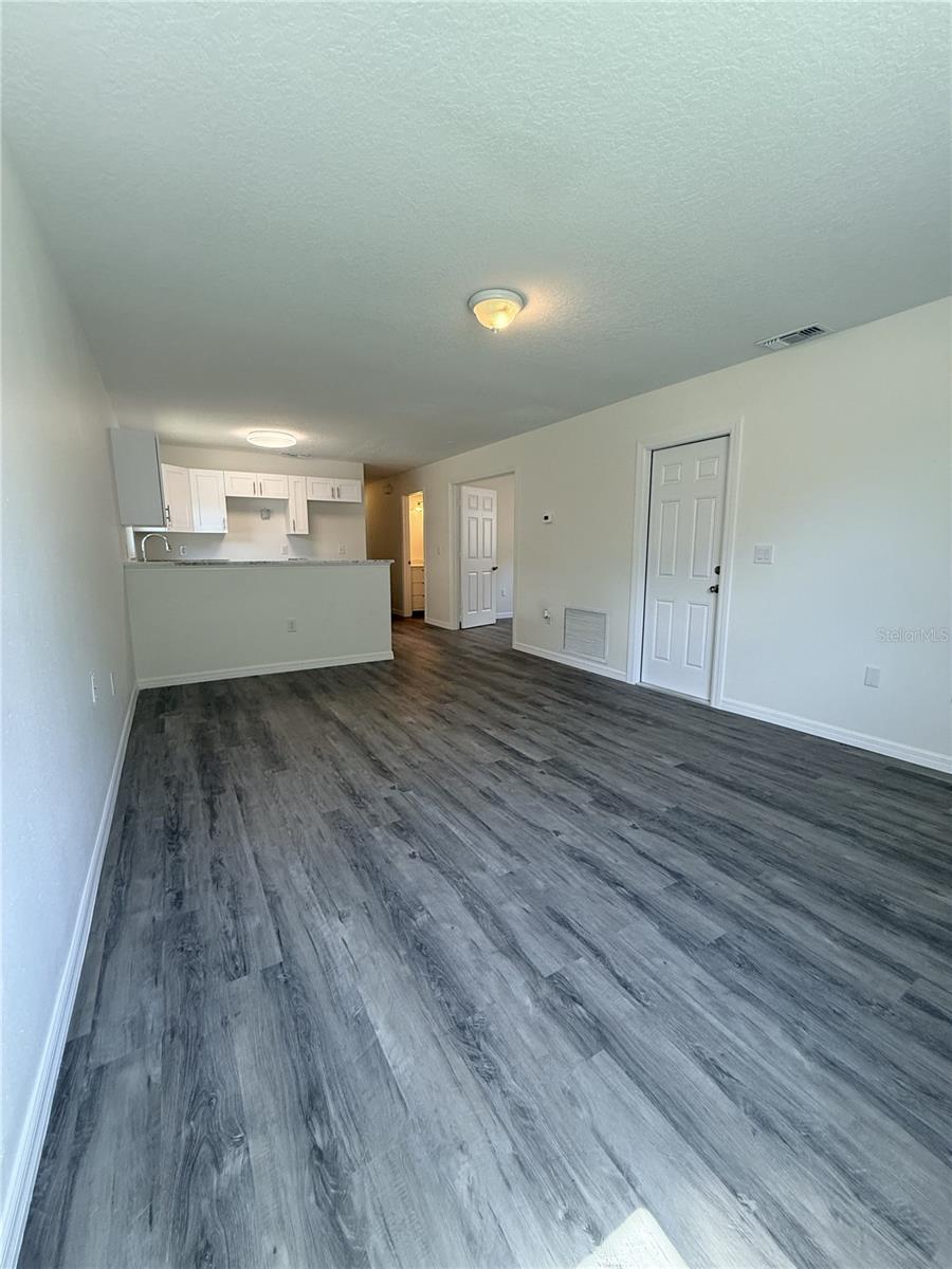 1013 6th St E Property Photo 3