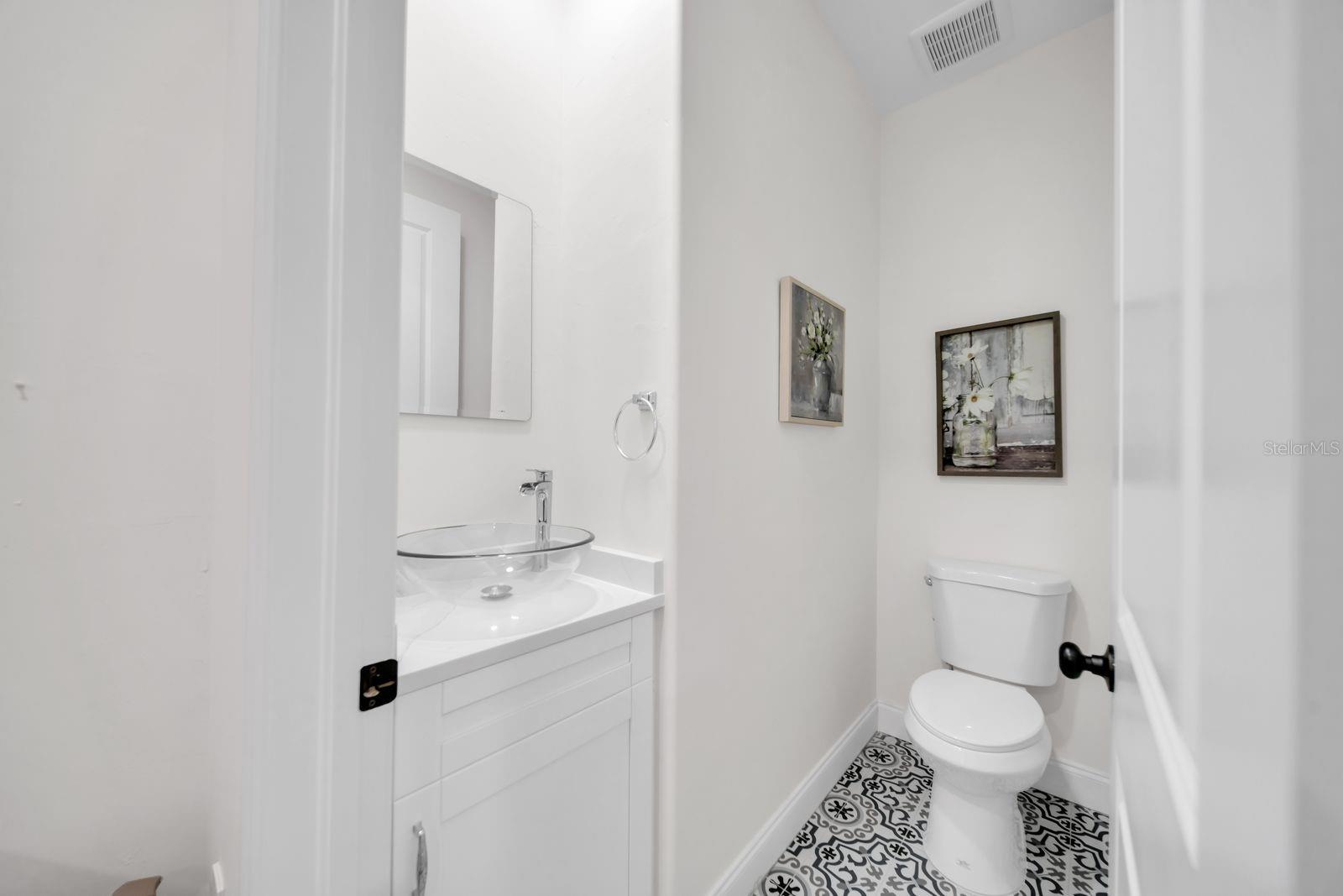 609 Clayton Ave Property Photo 21