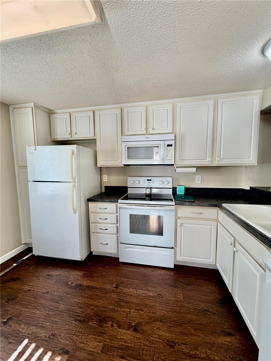 5928 36th Avenue Cir W #e Property Photo 6