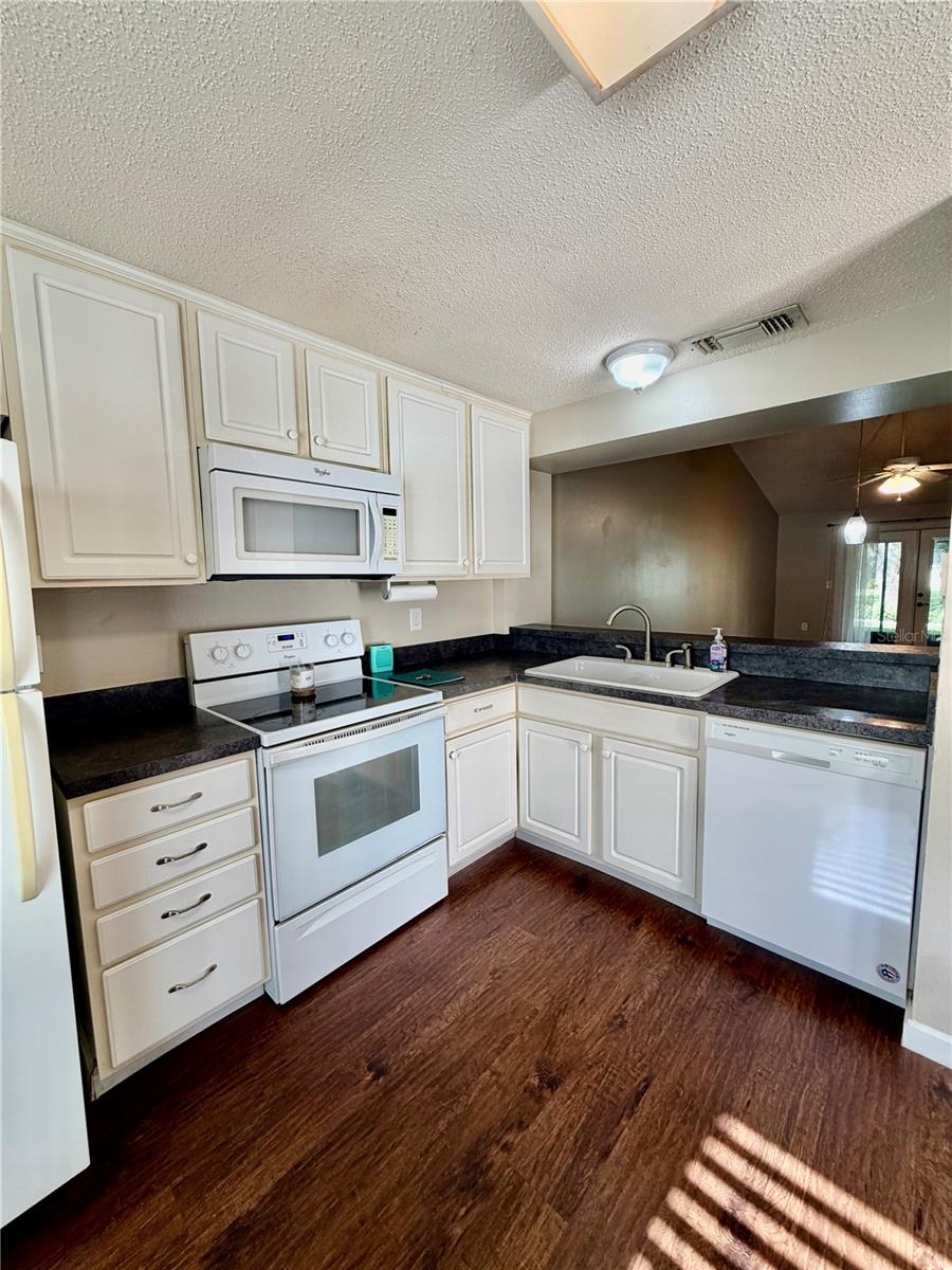 5928 36th Avenue Cir W #e Property Photo 8