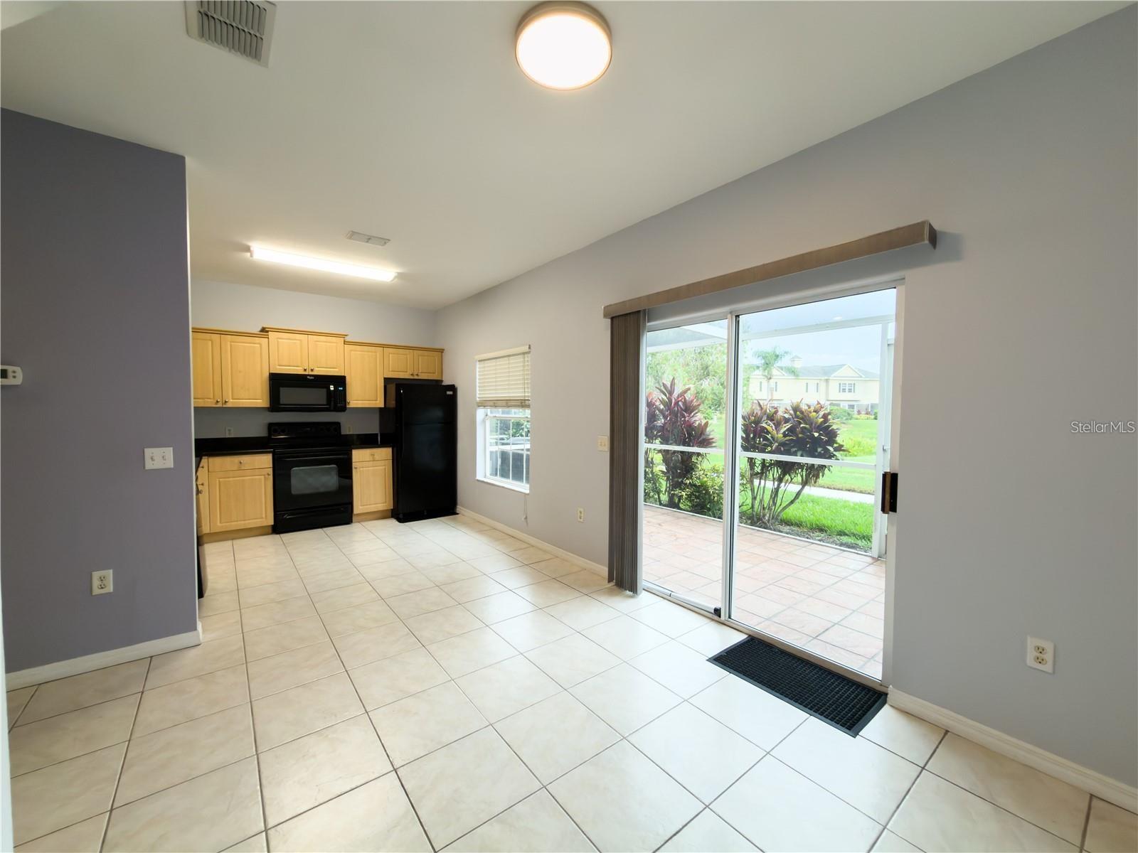 7669 Plantation Cir Property Photo 6