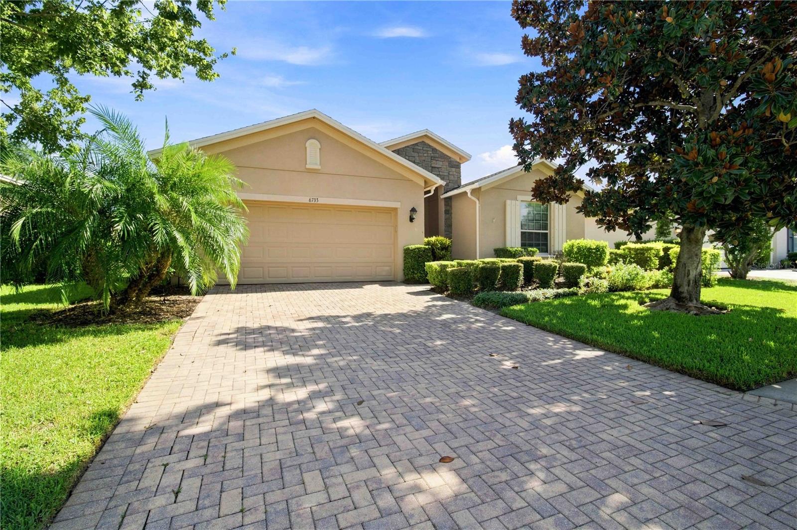 6733 45th Ter E Property Photo 2