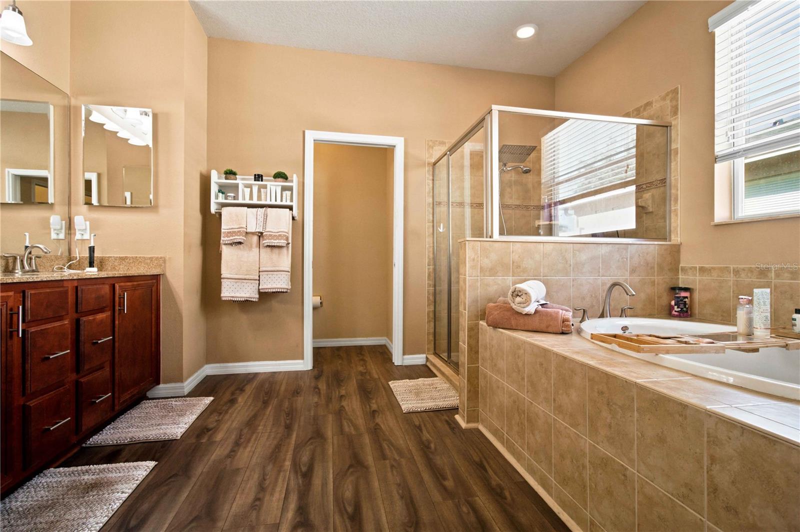 6733 45th Ter E Property Photo 24