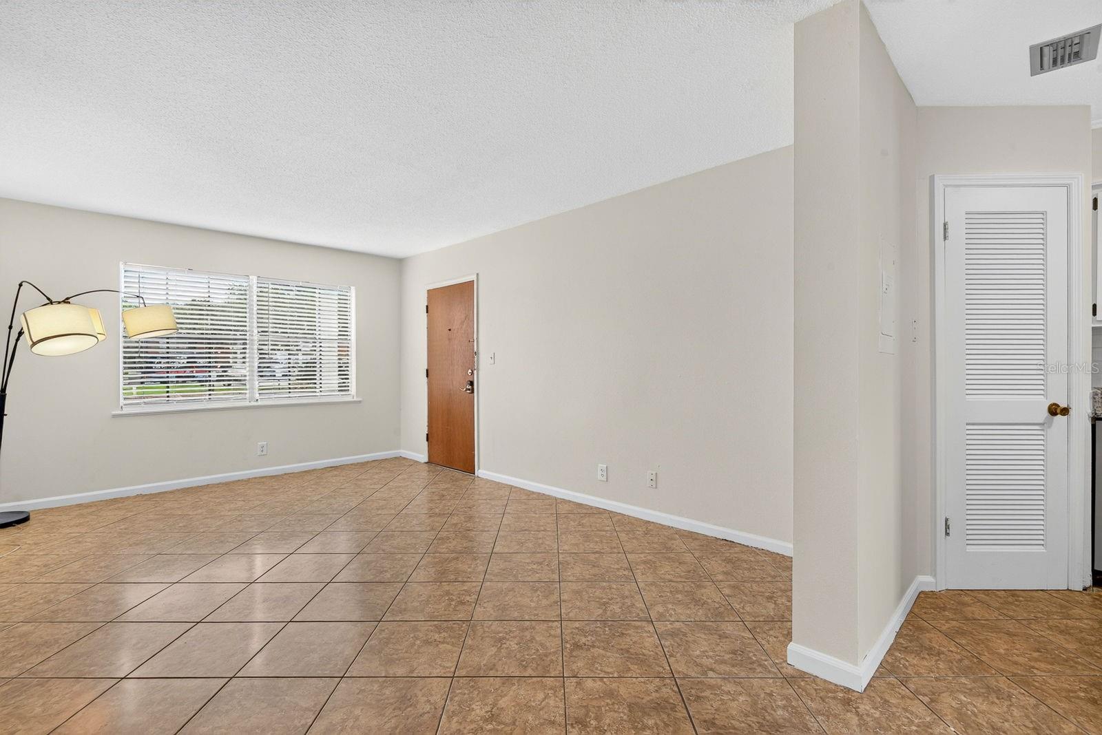4507 9th St W #e3 Property Photo 6