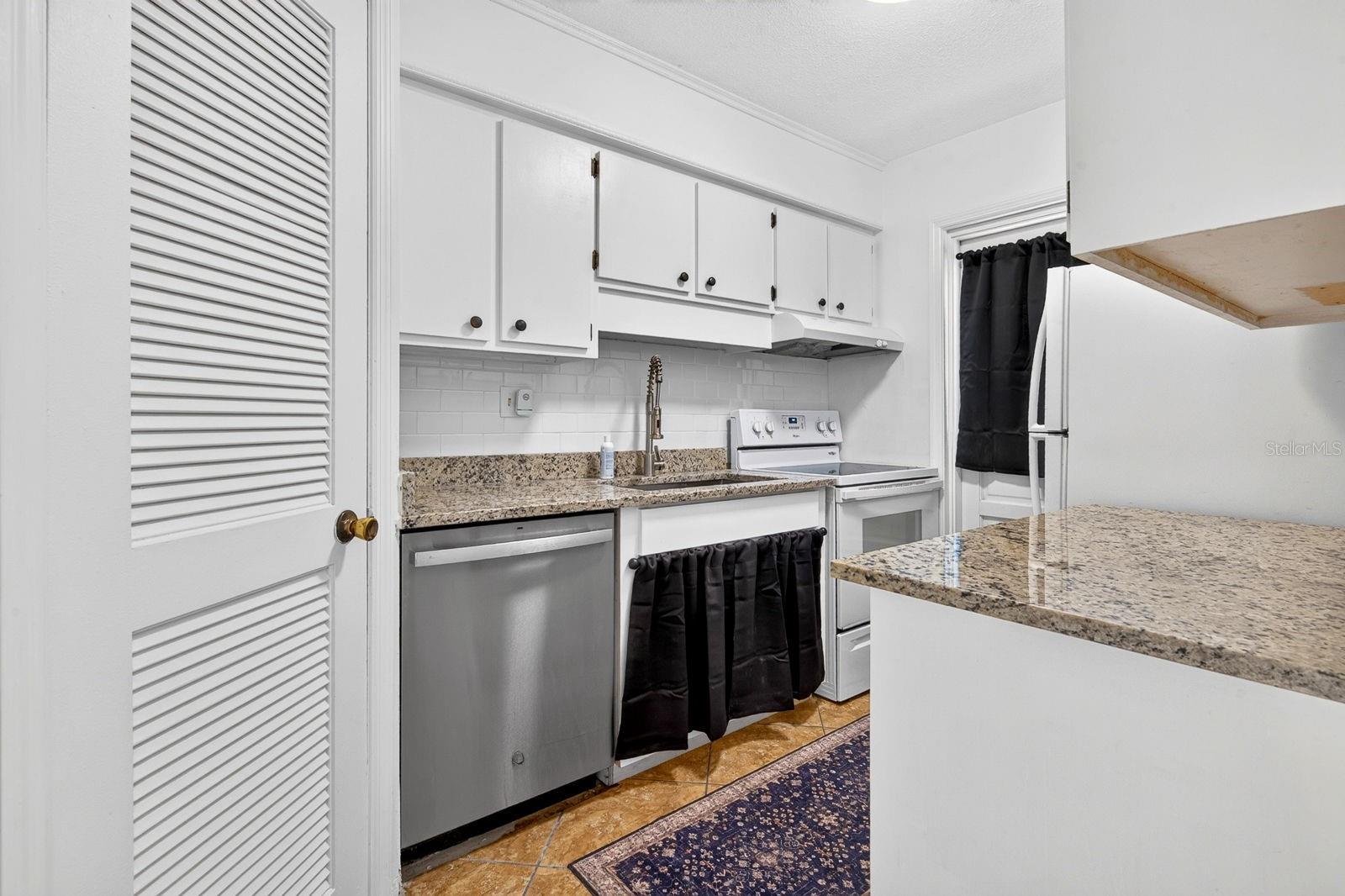 4507 9th St W #e3 Property Photo 12