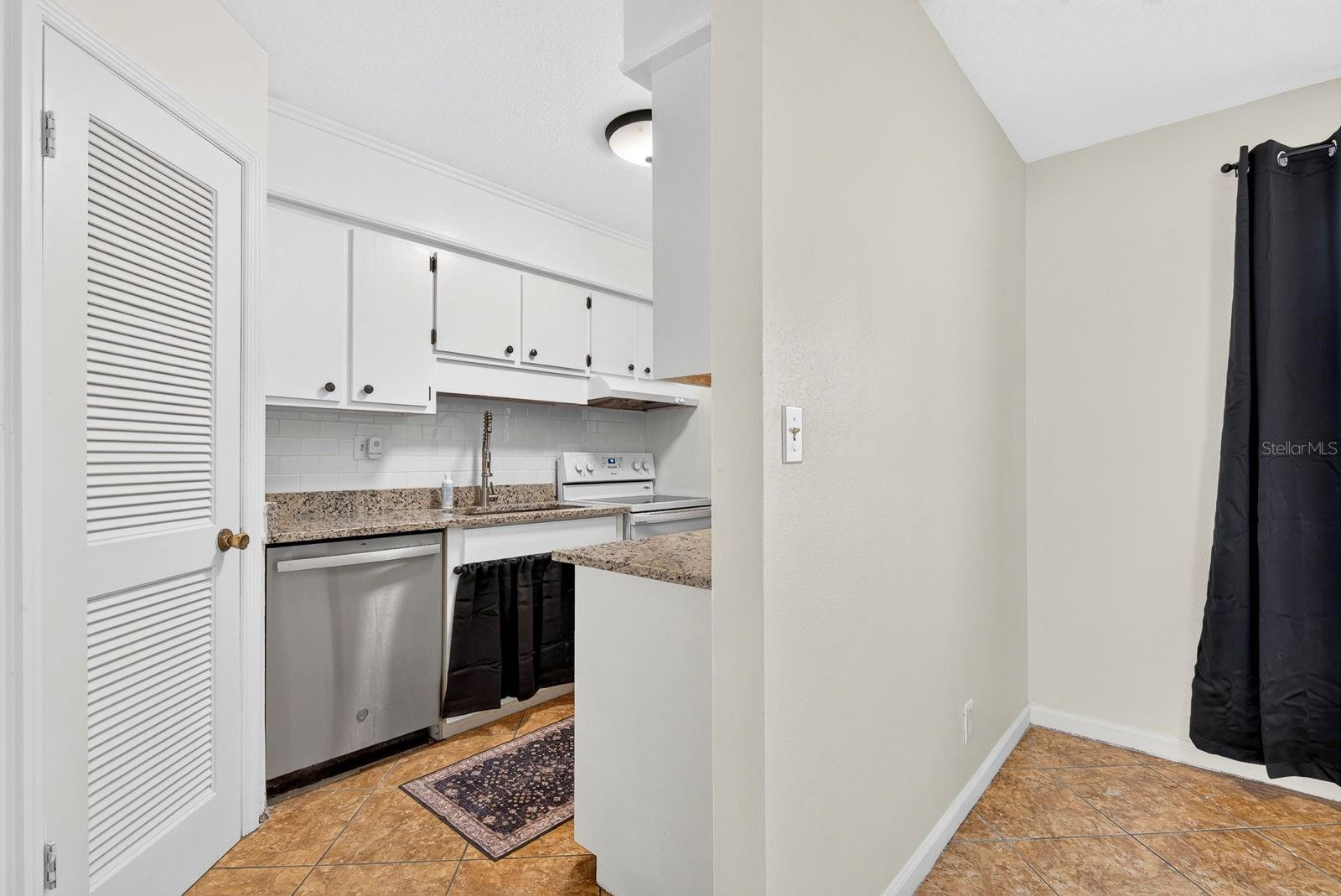 4507 9th St W #e3 Property Photo 15
